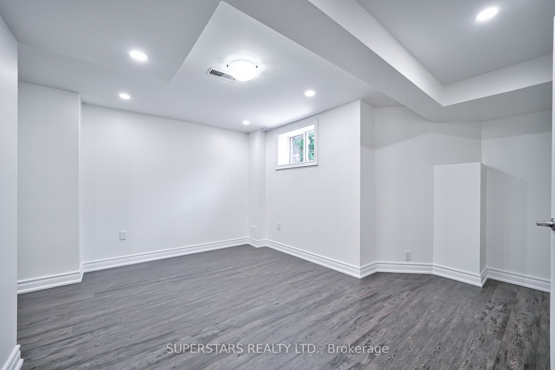2 Redvers St