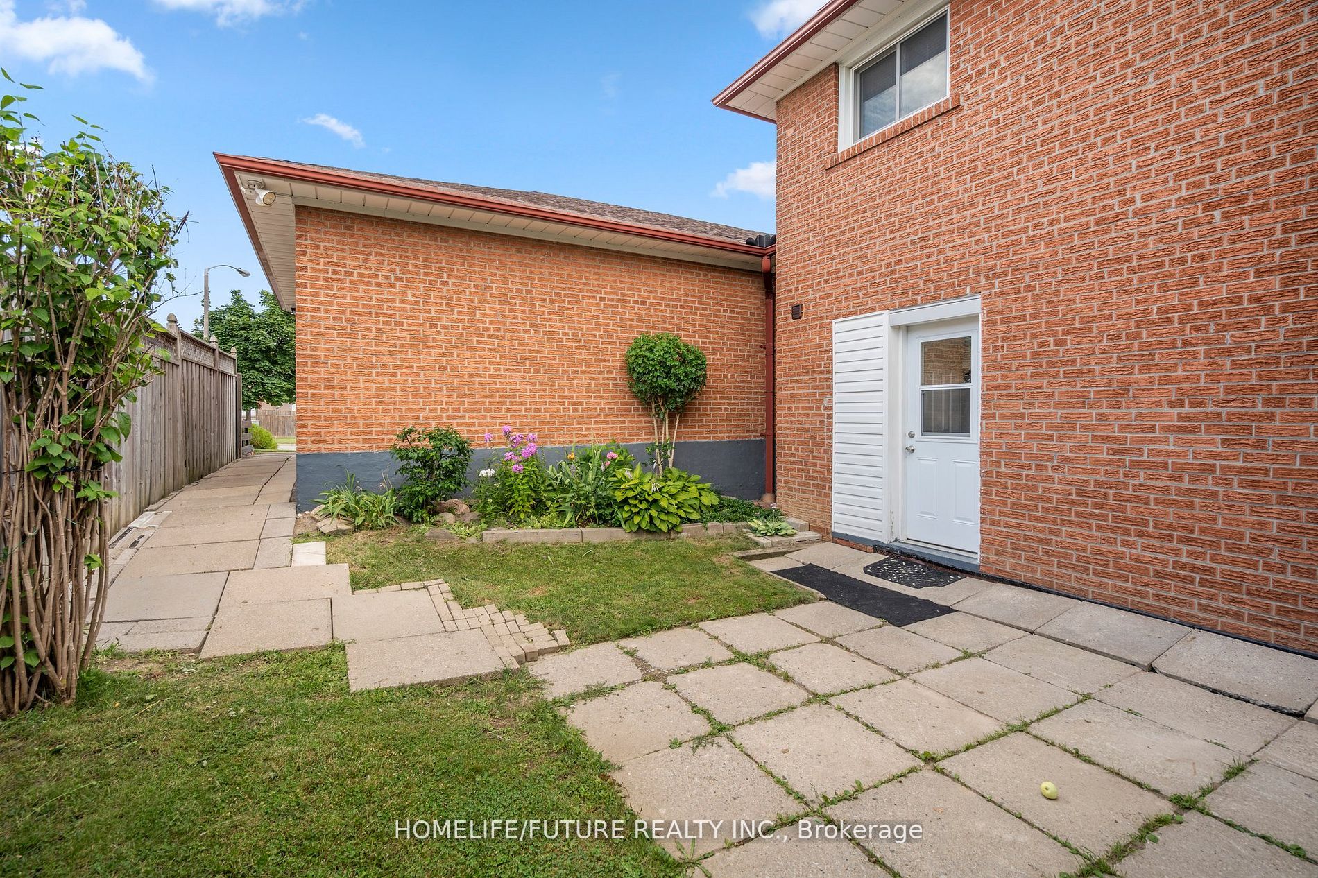 8 Albacore Crescent