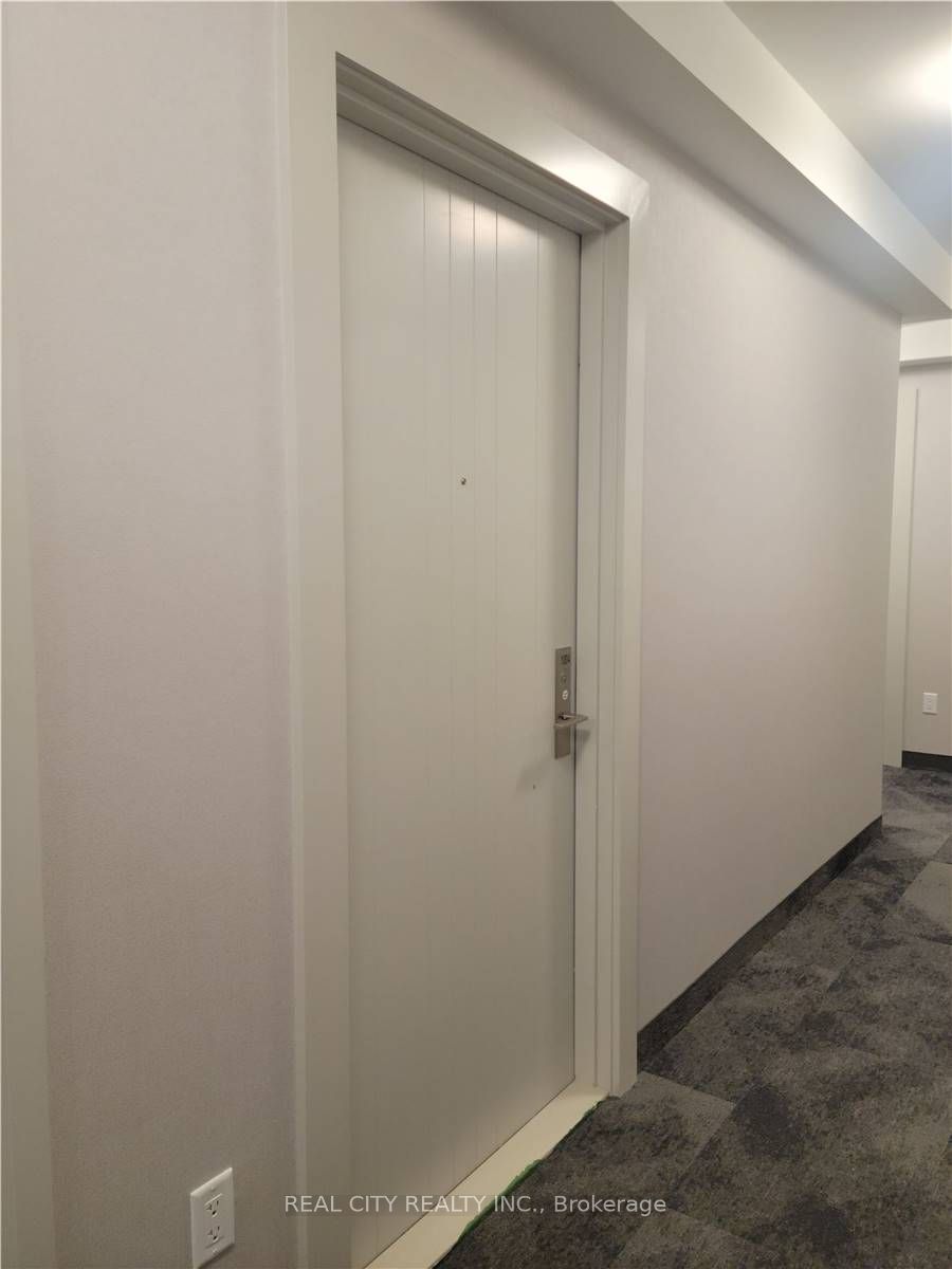 2550 Simcoe St N, #1004