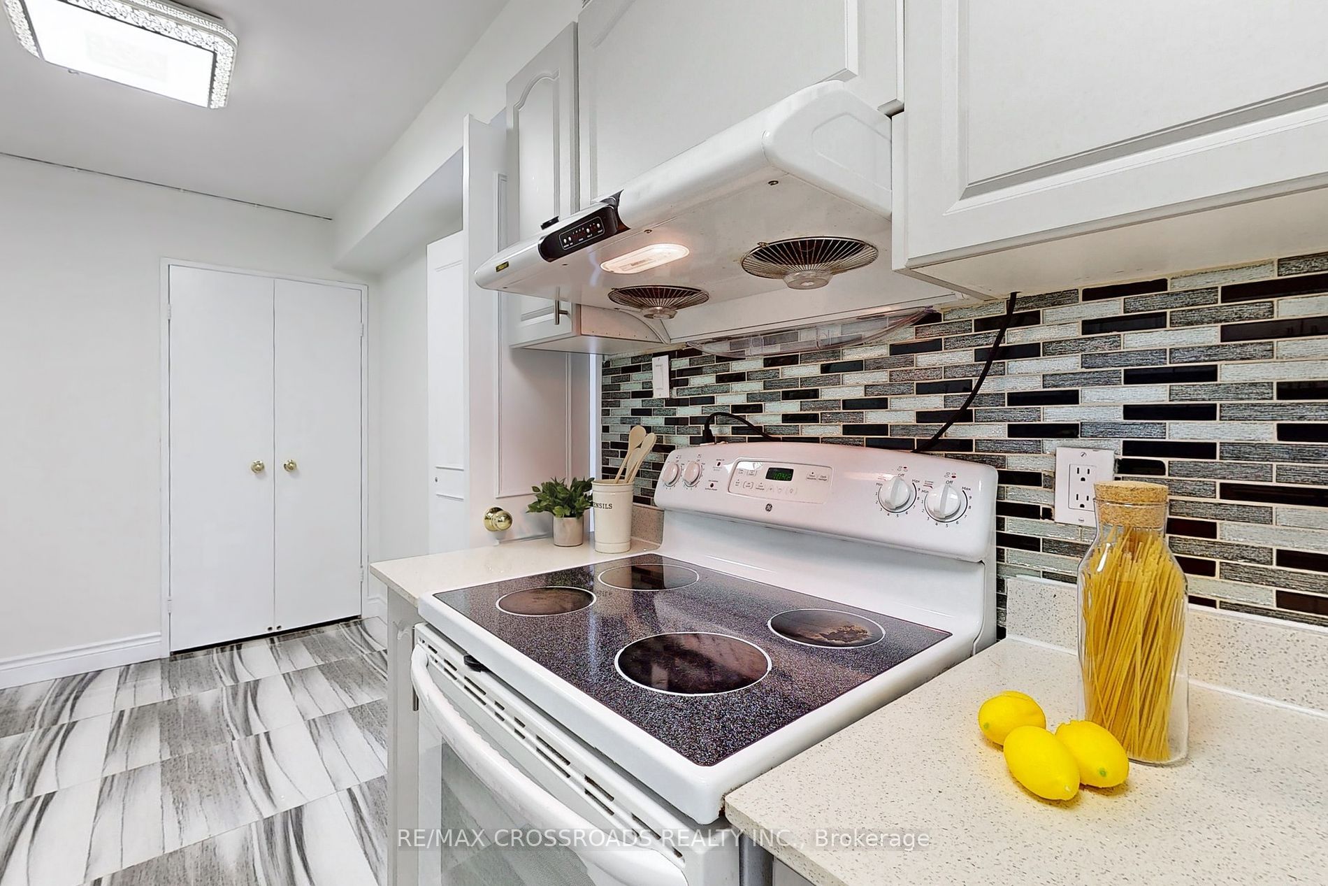 25 Silver Springs Blvd, #1601