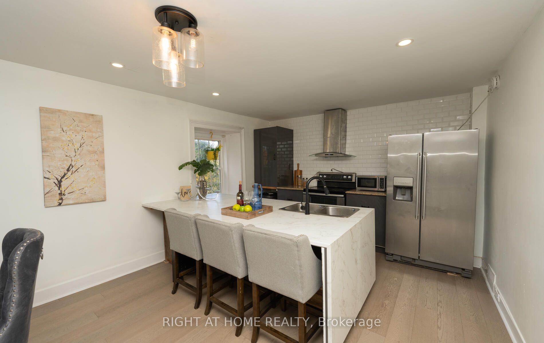 2319 Wildwood Cres