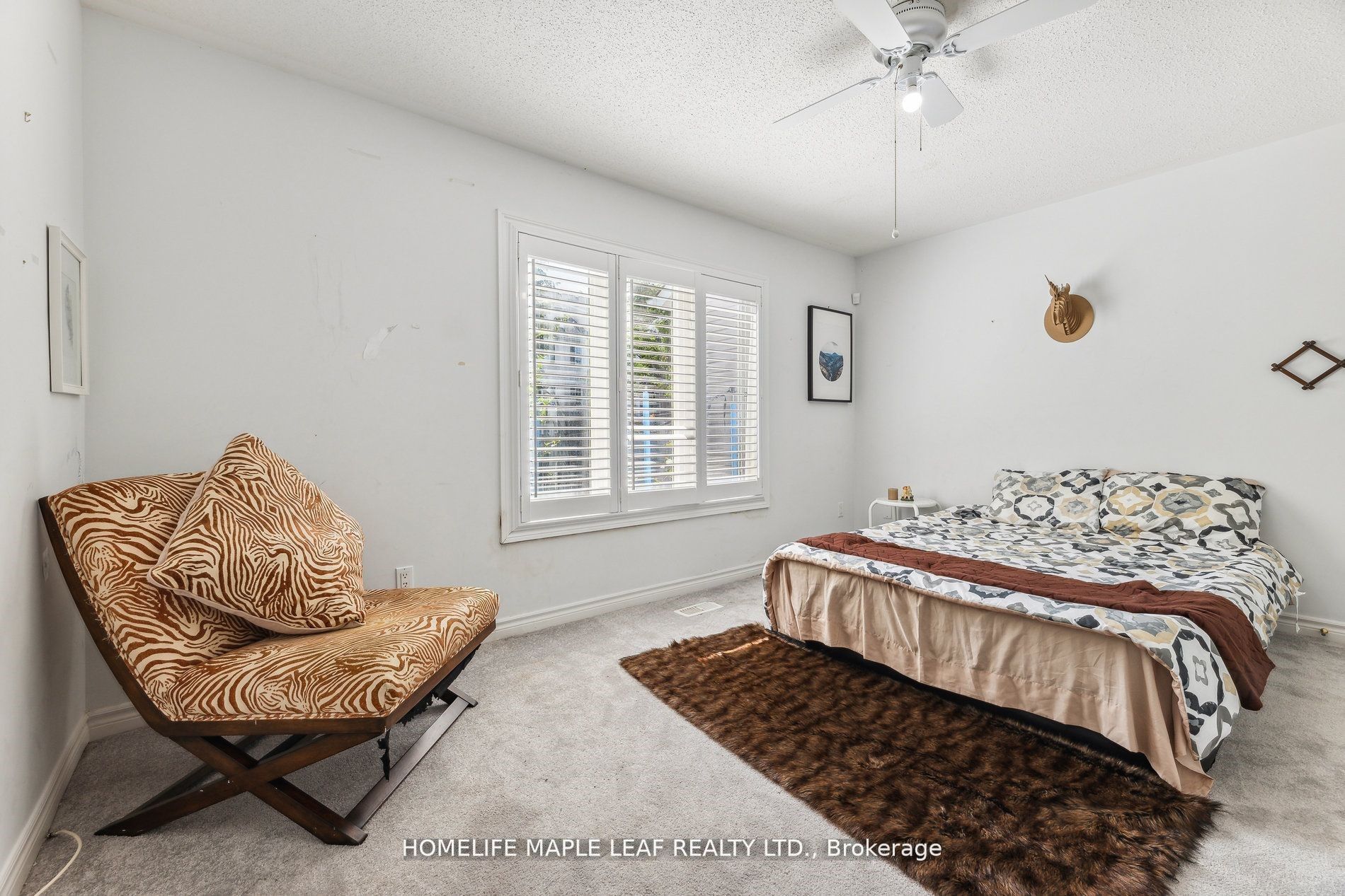 350 Lakebreeze Drive #8