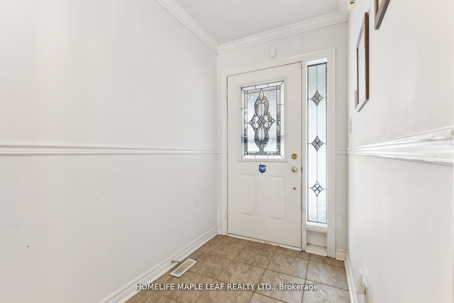 350 Lakebreeze Drive #8
