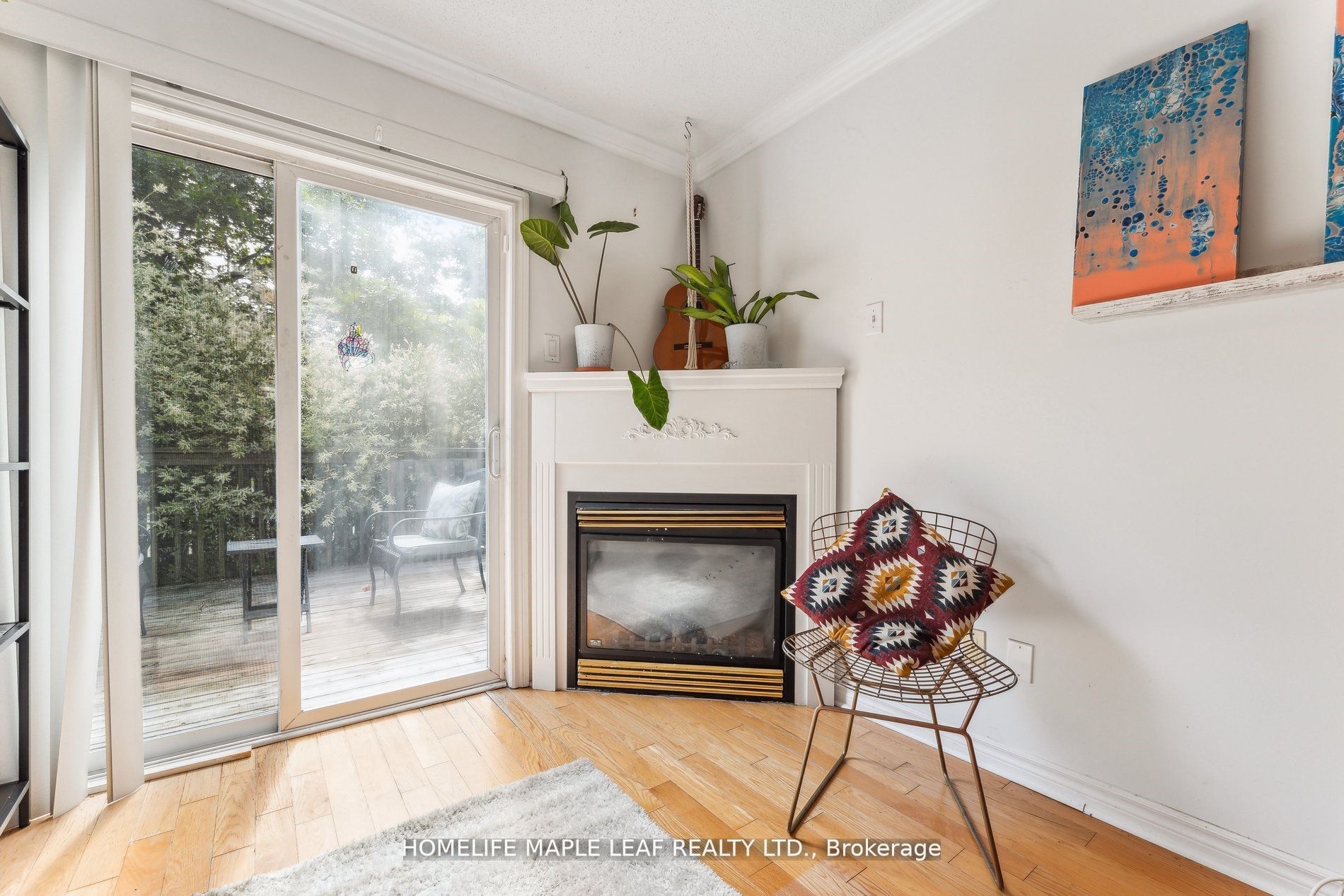 350 Lakebreeze Drive #8