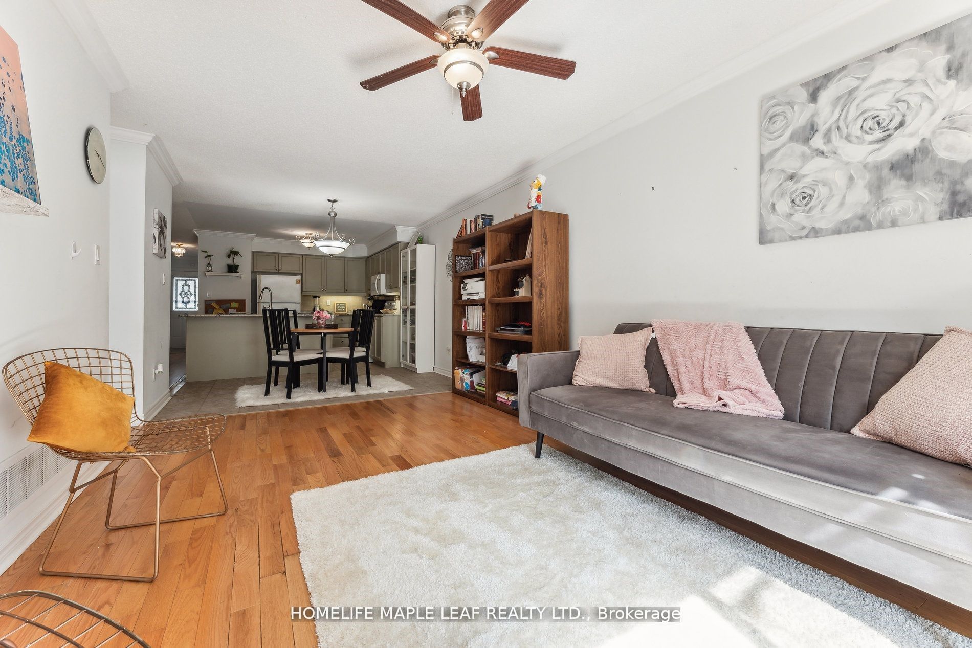 350 Lakebreeze Drive #8