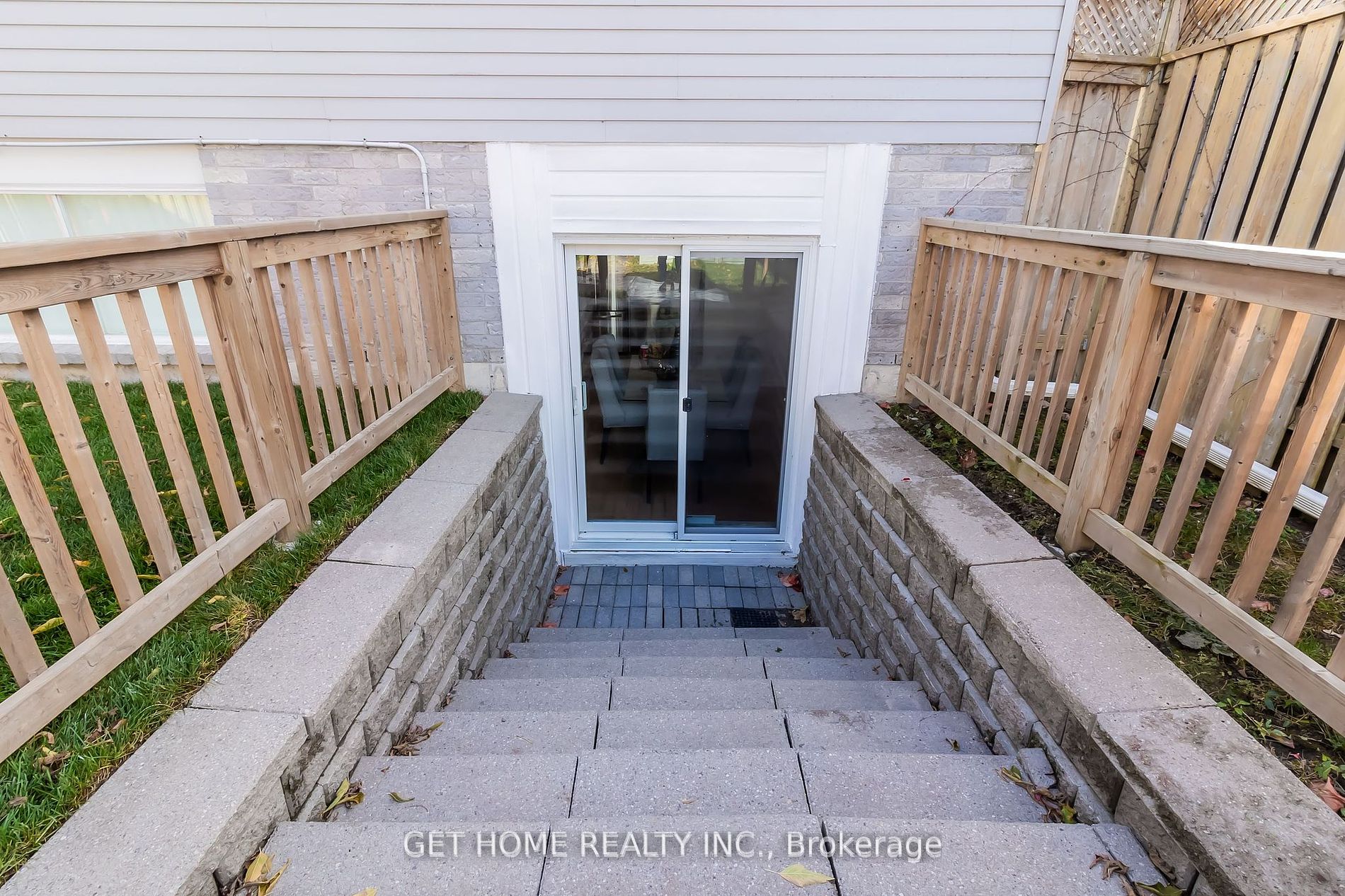69 Broadlands Cres