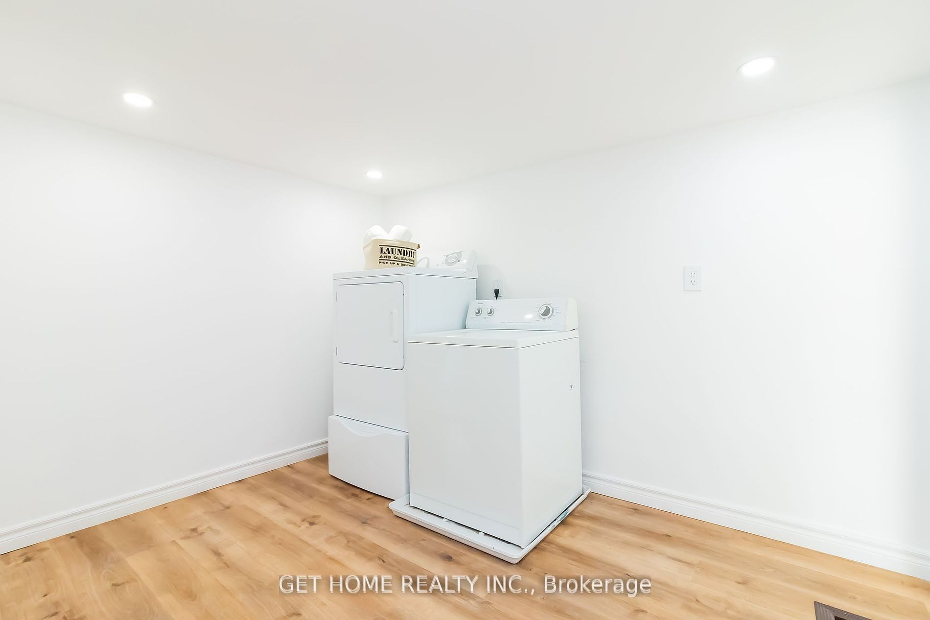 69 Broadlands Cres