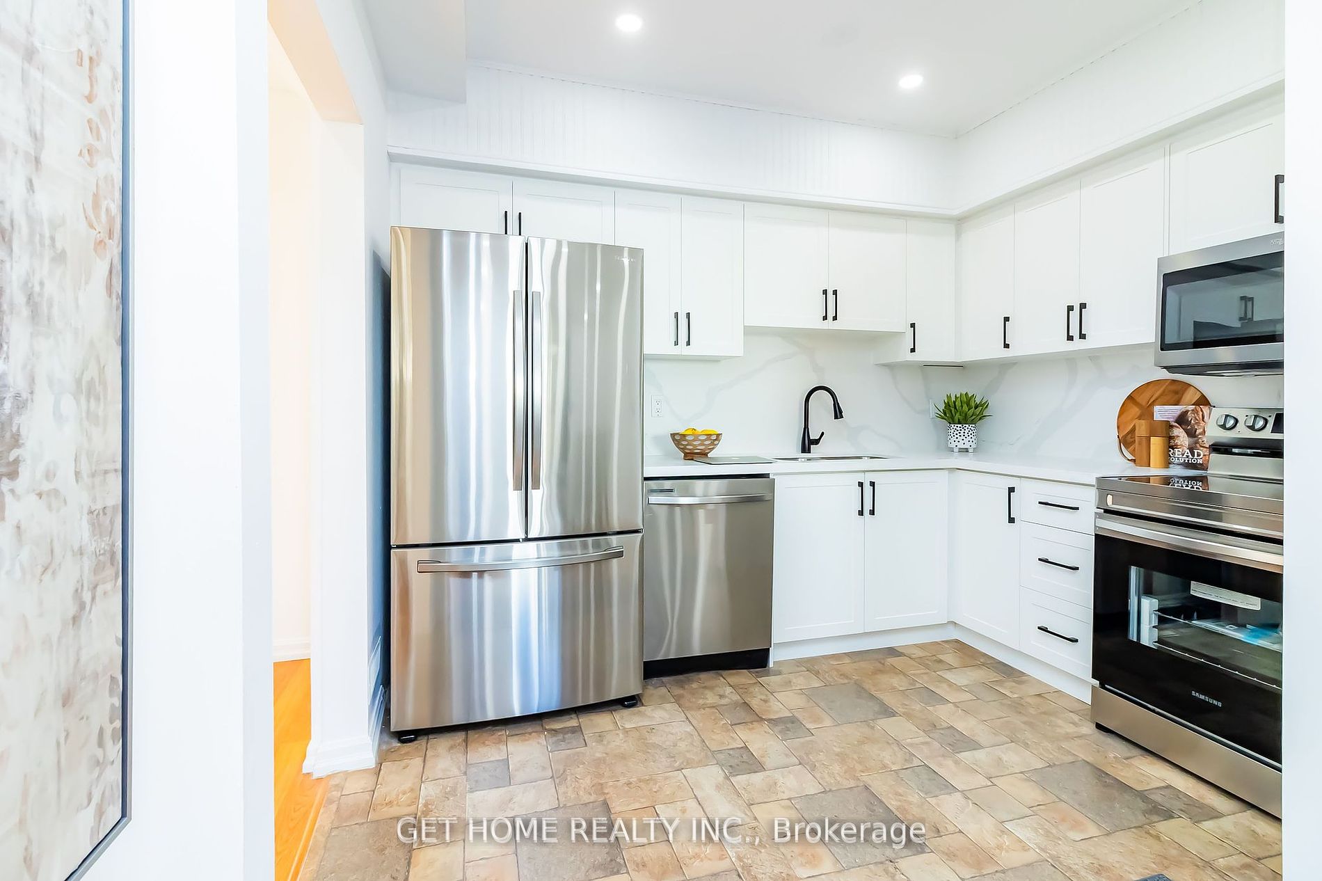 69 Broadlands Cres