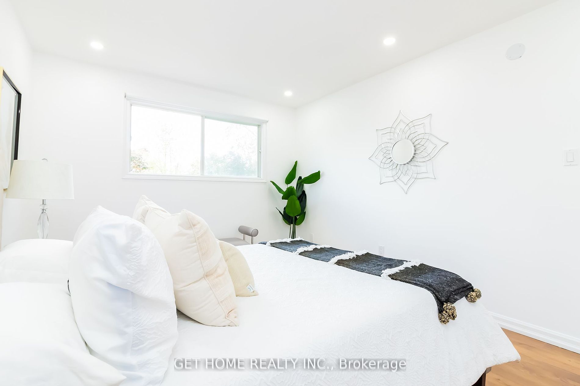 69 Broadlands Cres