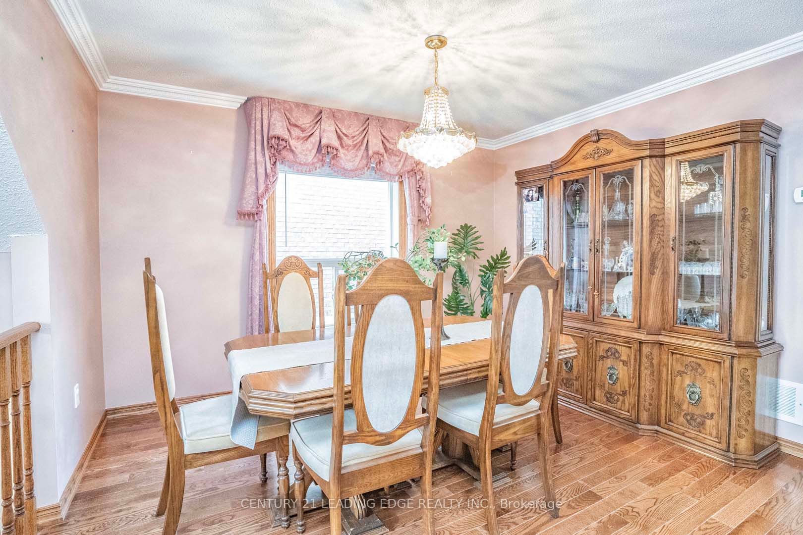 105 Hopkinson Cres