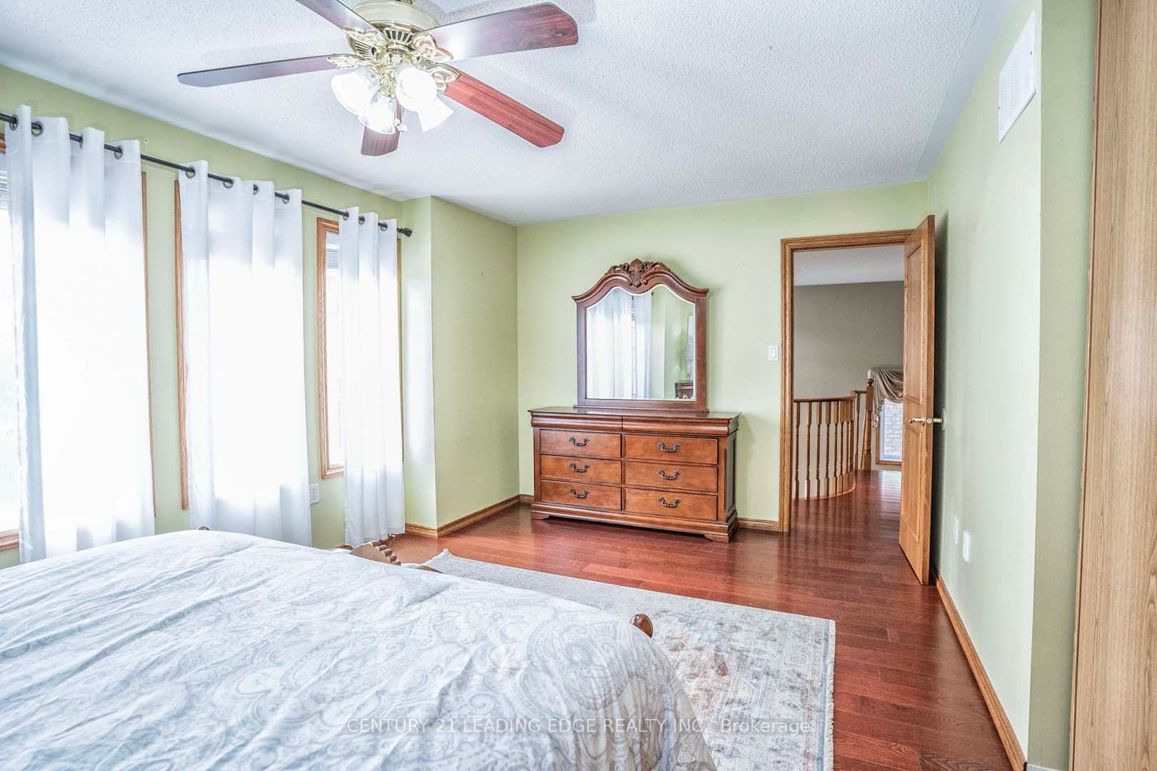 105 Hopkinson Cres