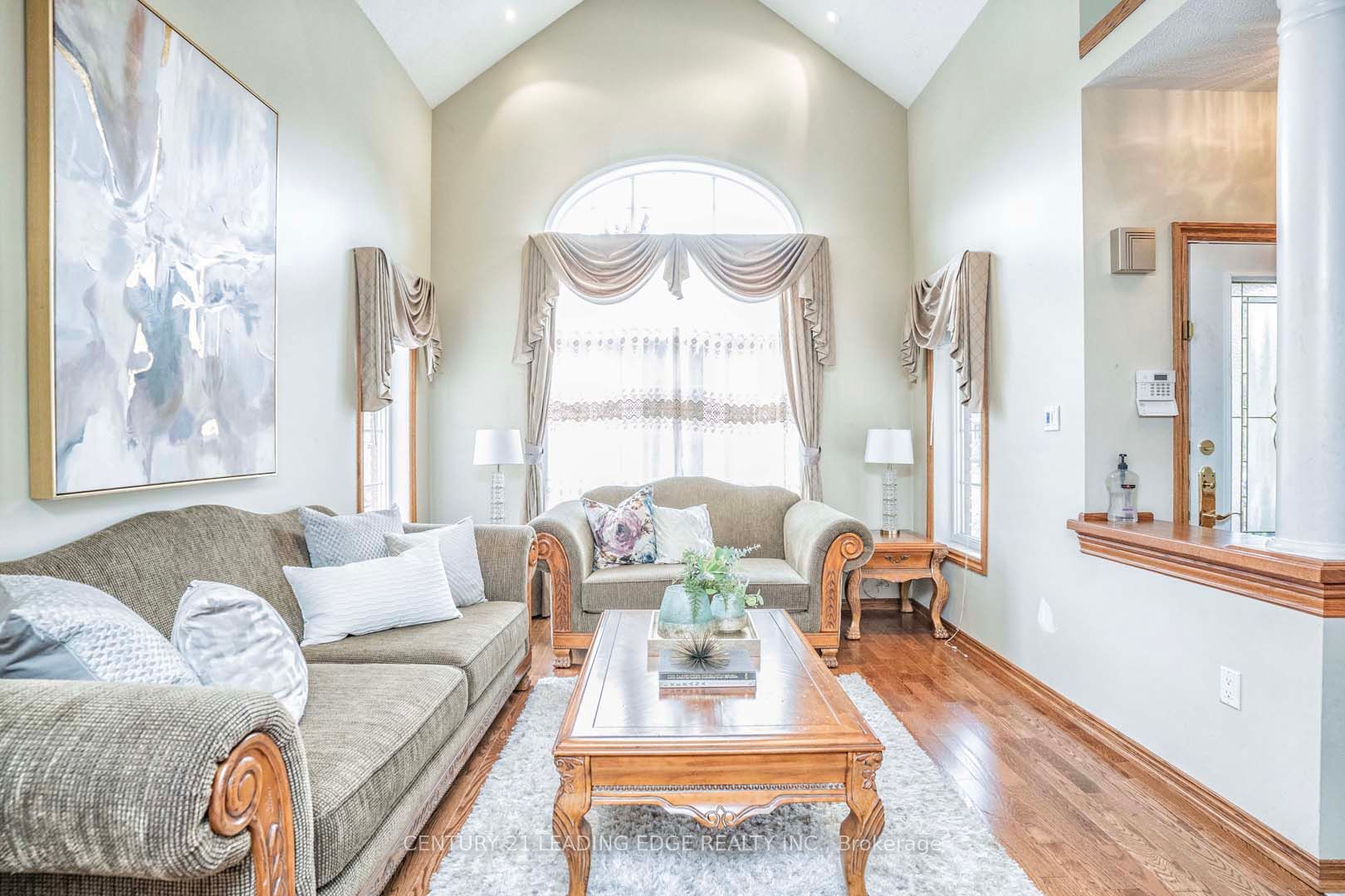105 Hopkinson Cres