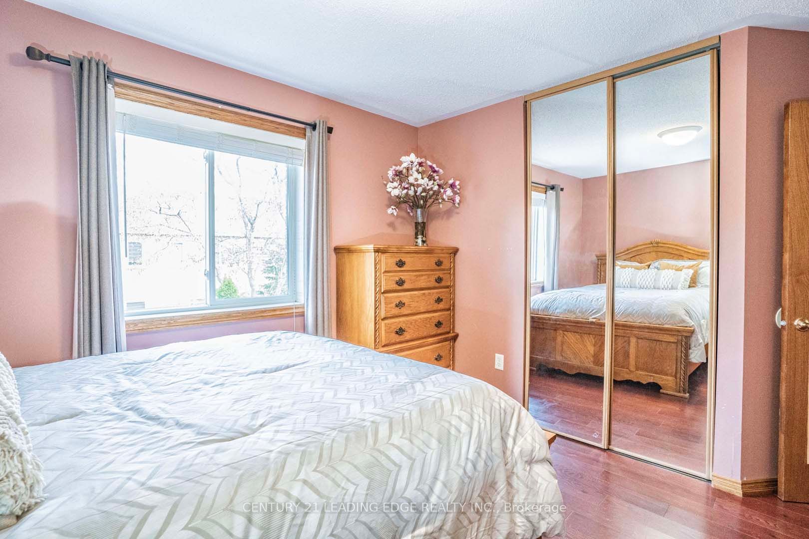 105 Hopkinson Cres