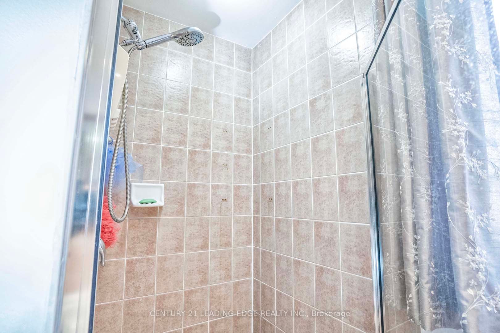105 Hopkinson Cres