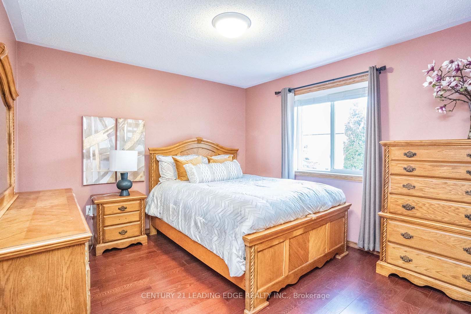 105 Hopkinson Cres