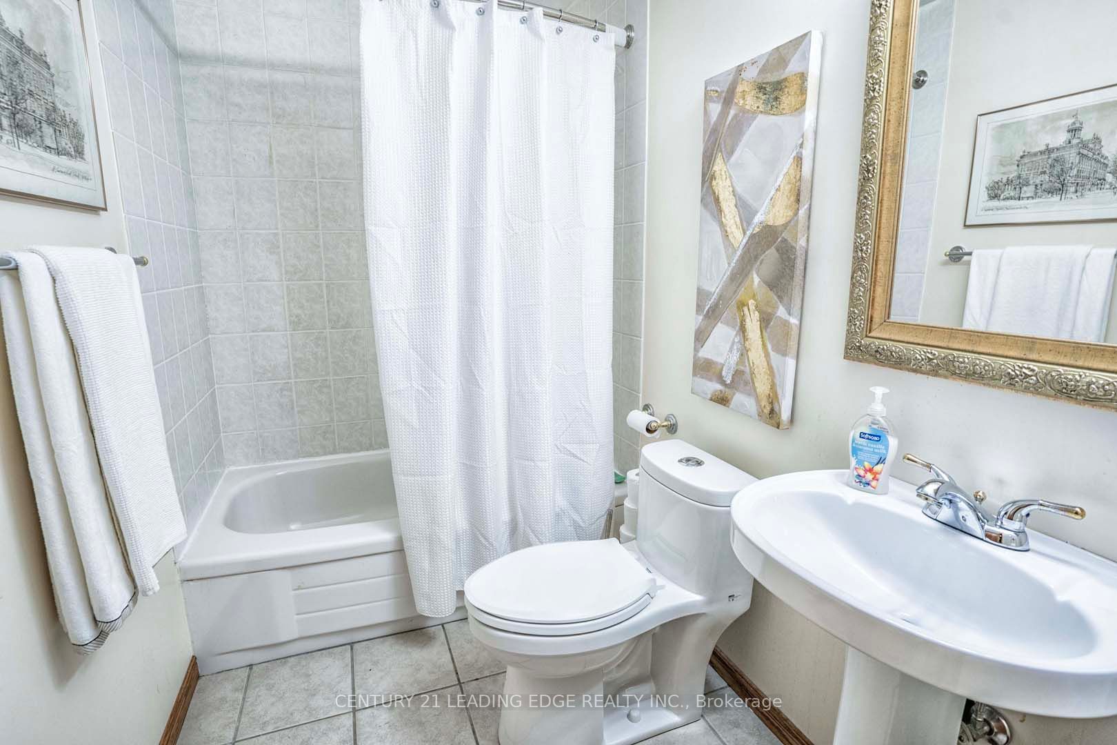 105 Hopkinson Cres