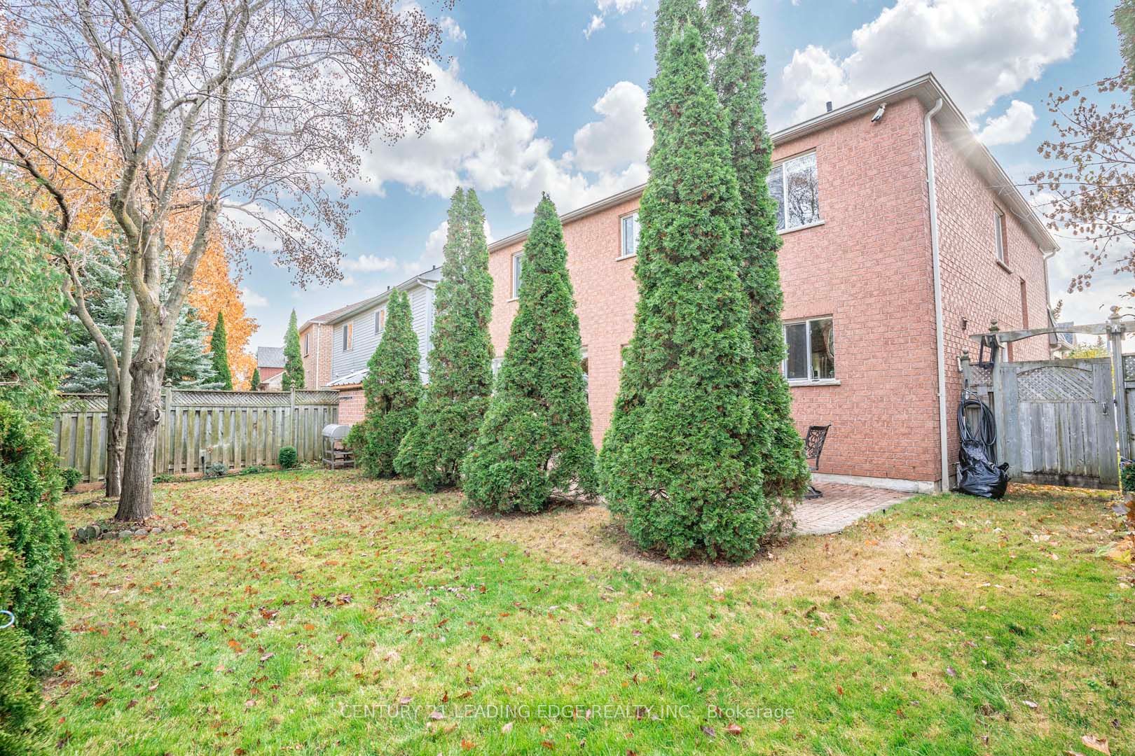 105 Hopkinson Cres
