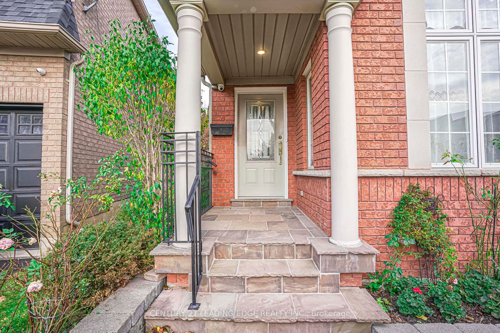 105 Hopkinson Cres