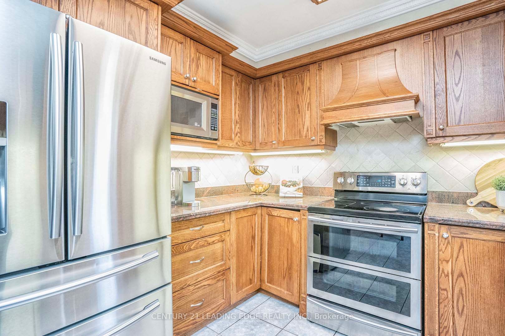105 Hopkinson Cres