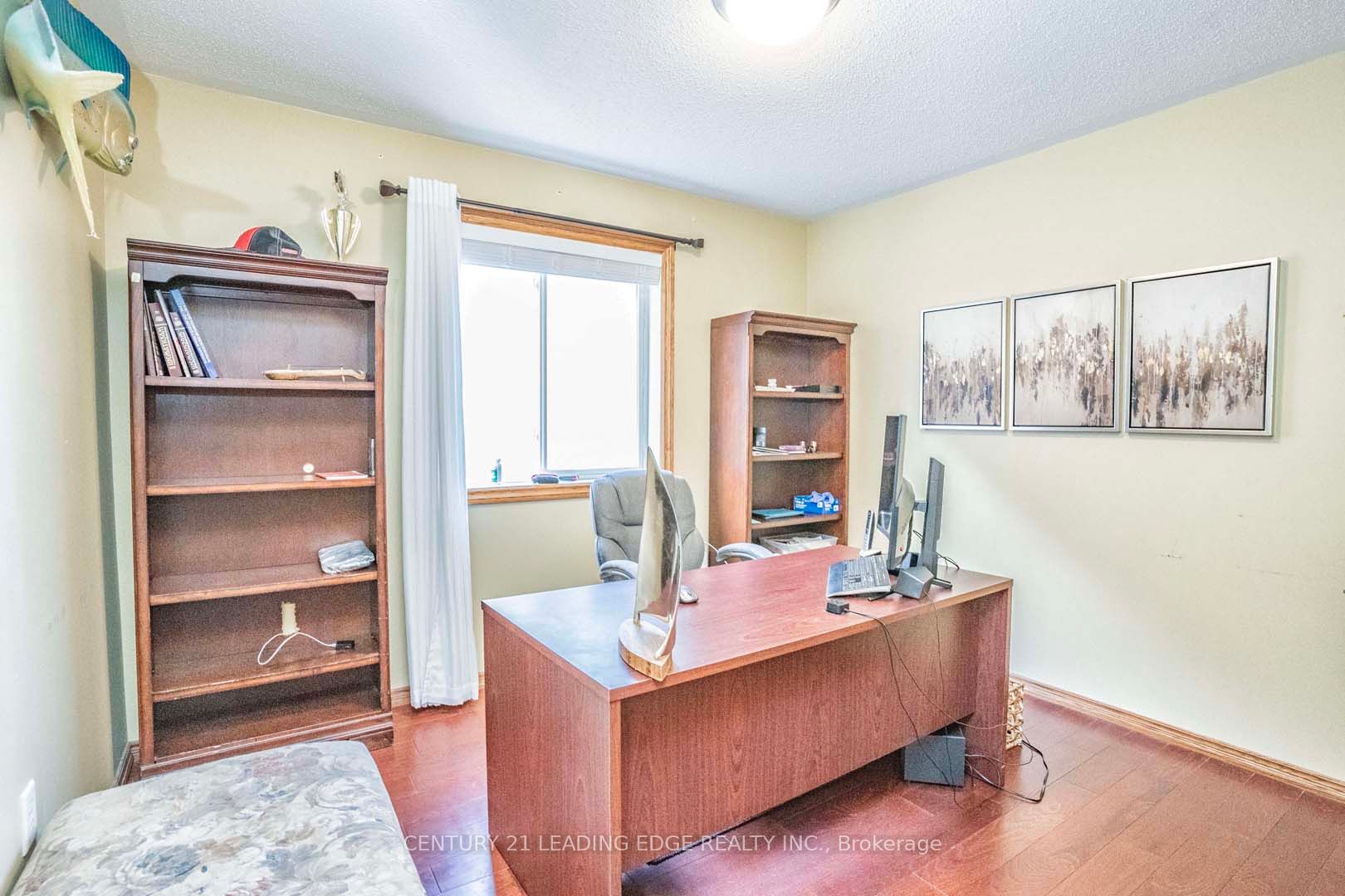 105 Hopkinson Cres