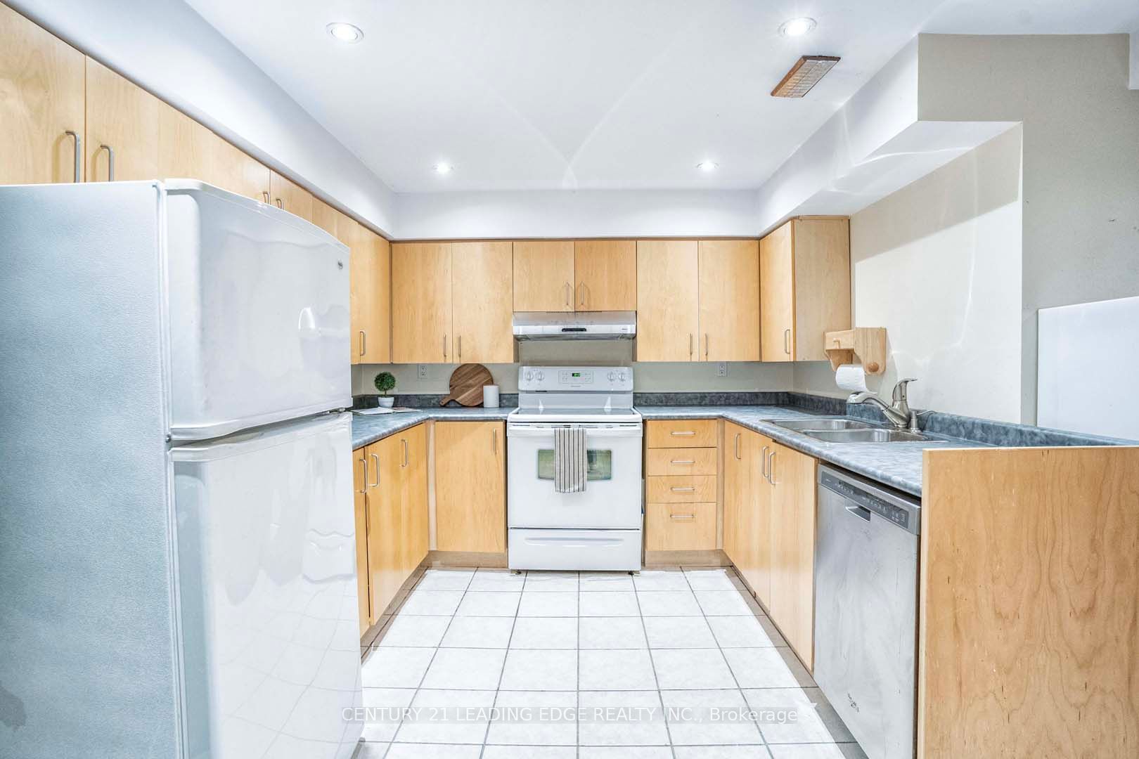 105 Hopkinson Cres
