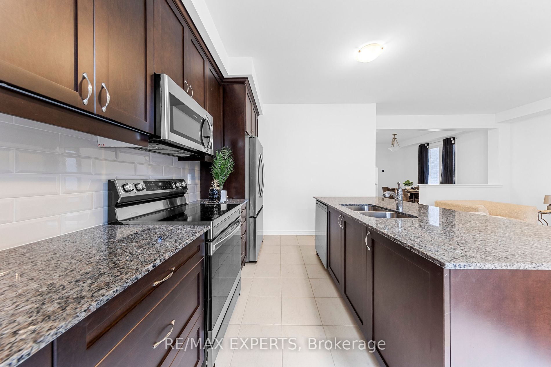 1508 Honey Locust Pl