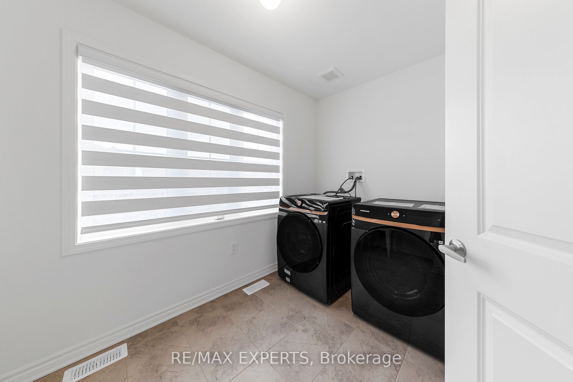 1508 Honey Locust Pl
