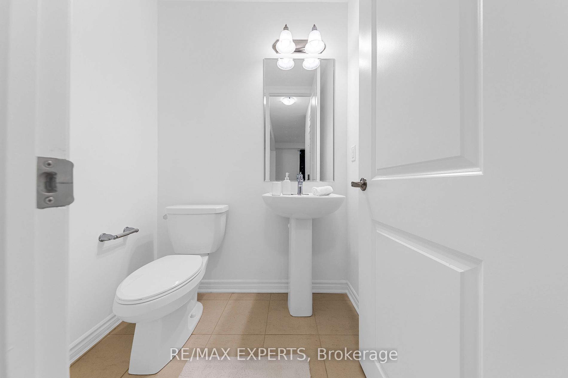 1508 Honey Locust Pl