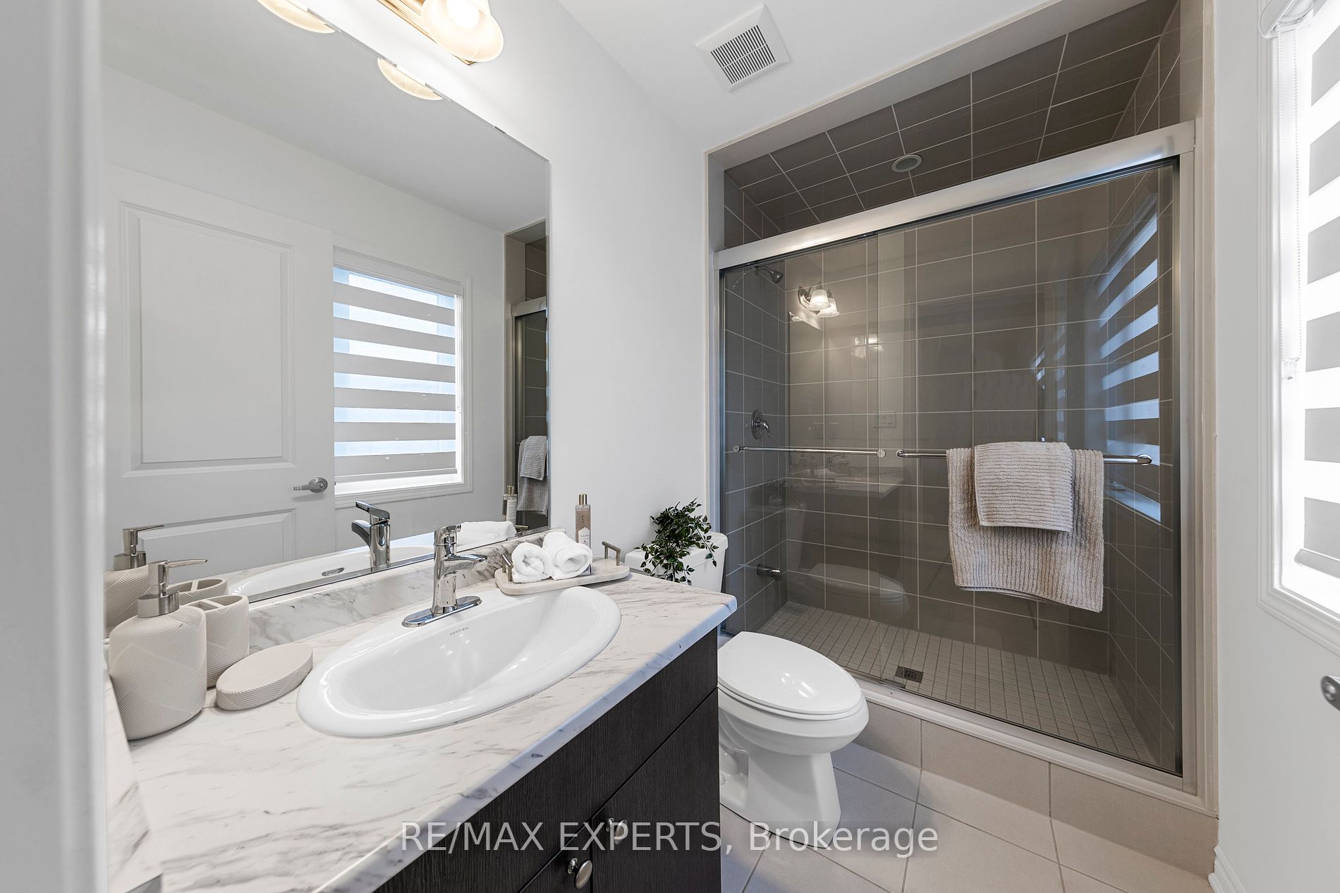 1508 Honey Locust Pl