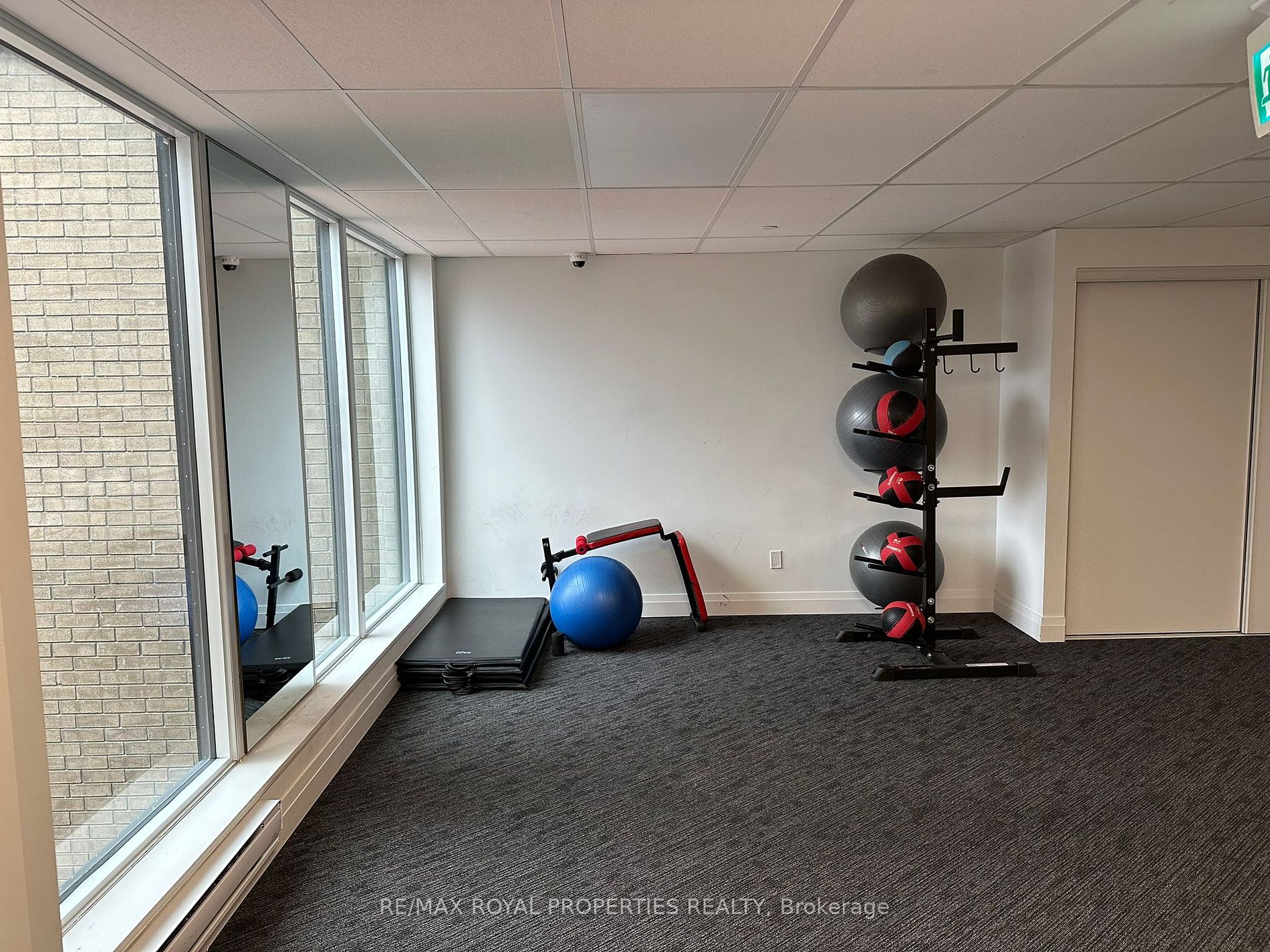 1 Falaise Rd, #410