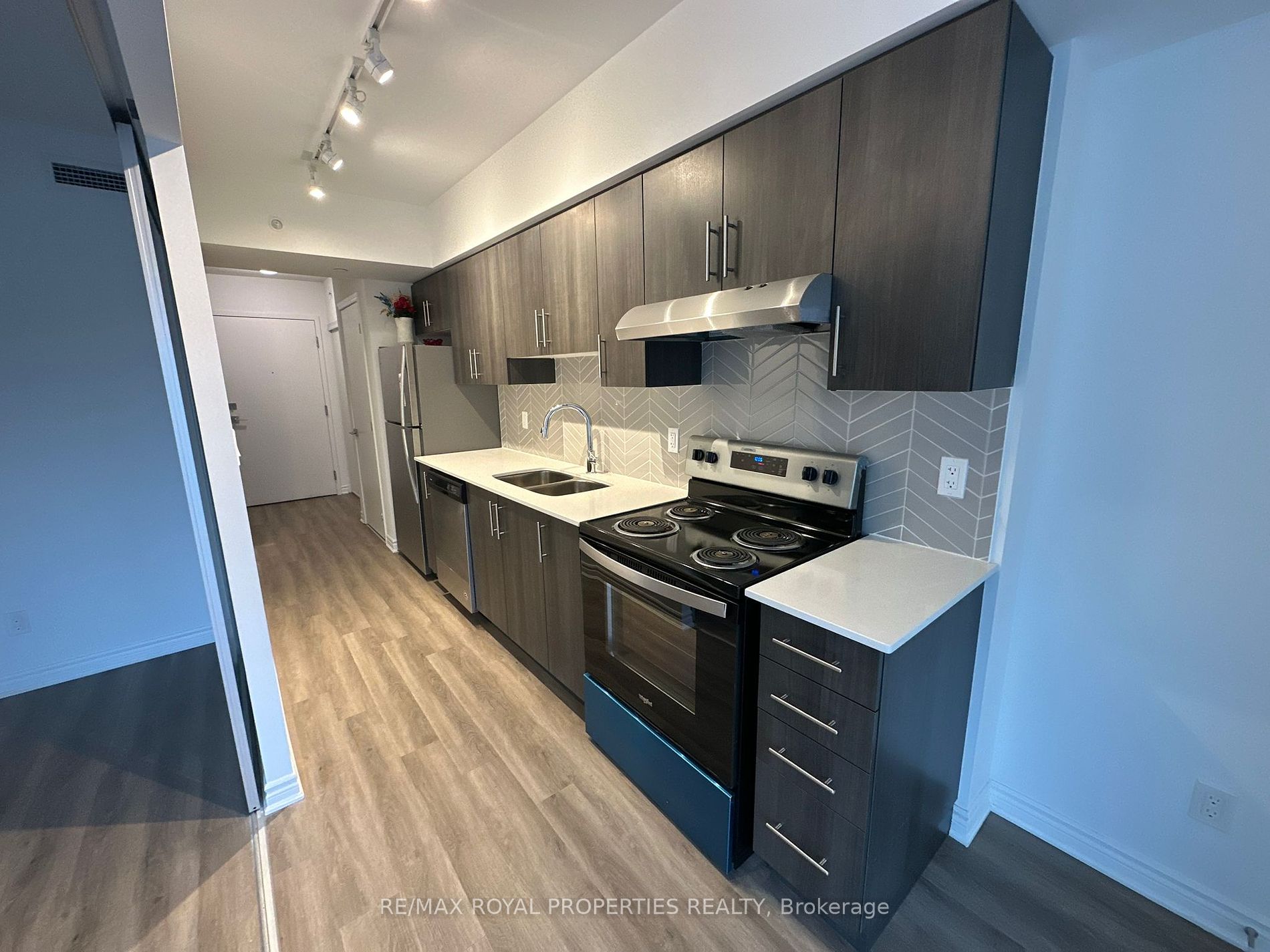 1 Falaise Rd, #410