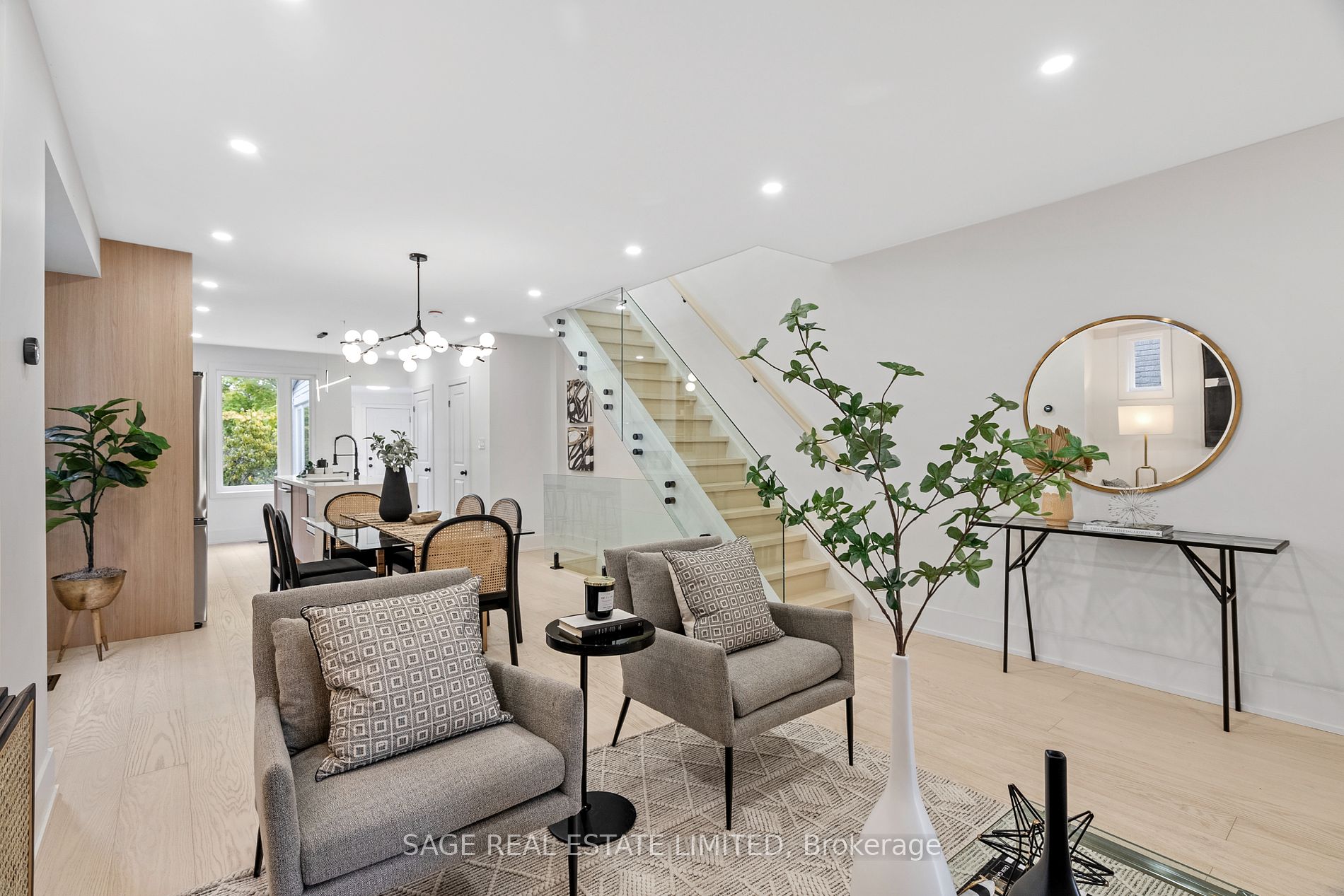 483 Milverton Boulevard