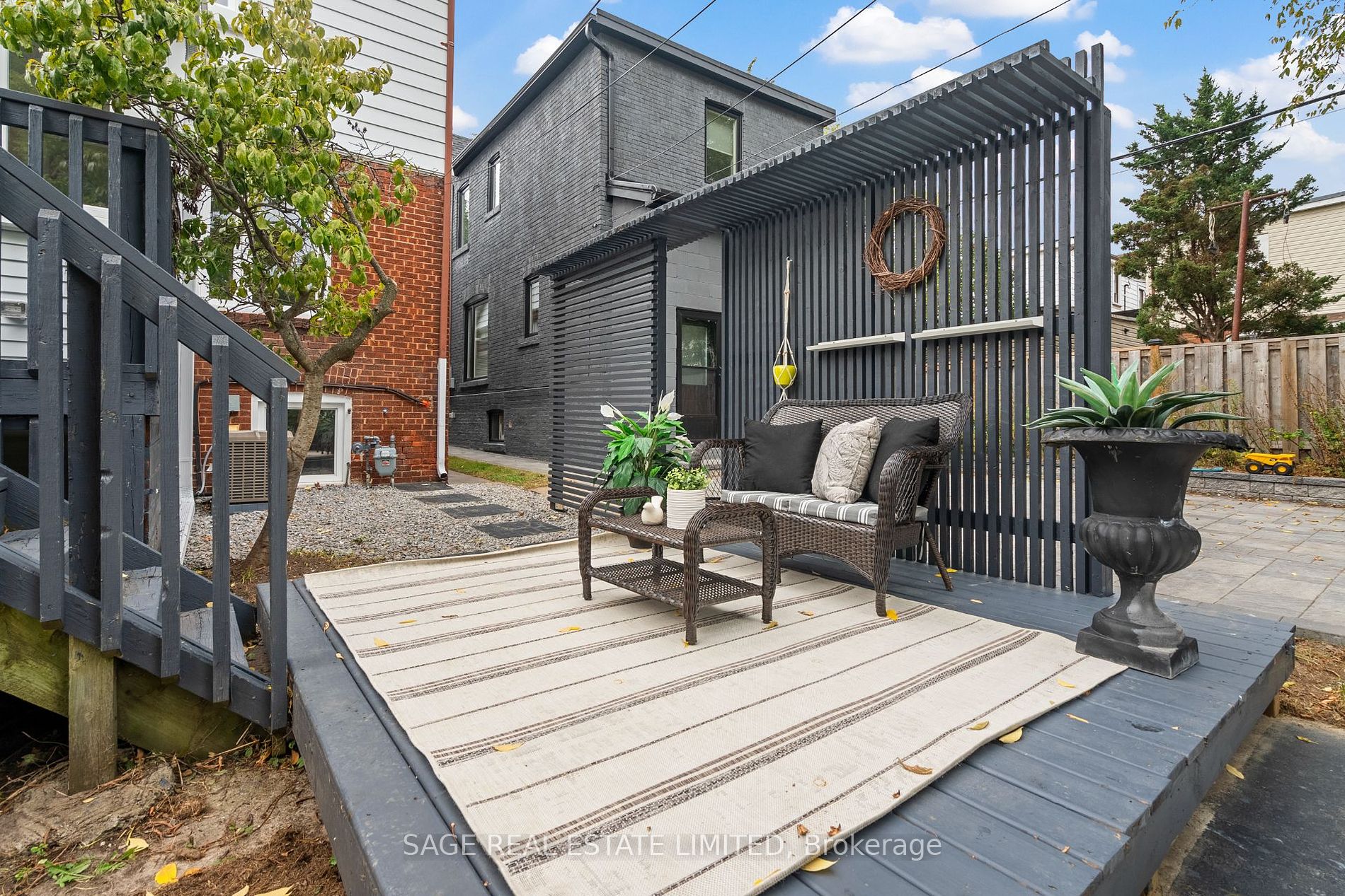 483 Milverton Boulevard