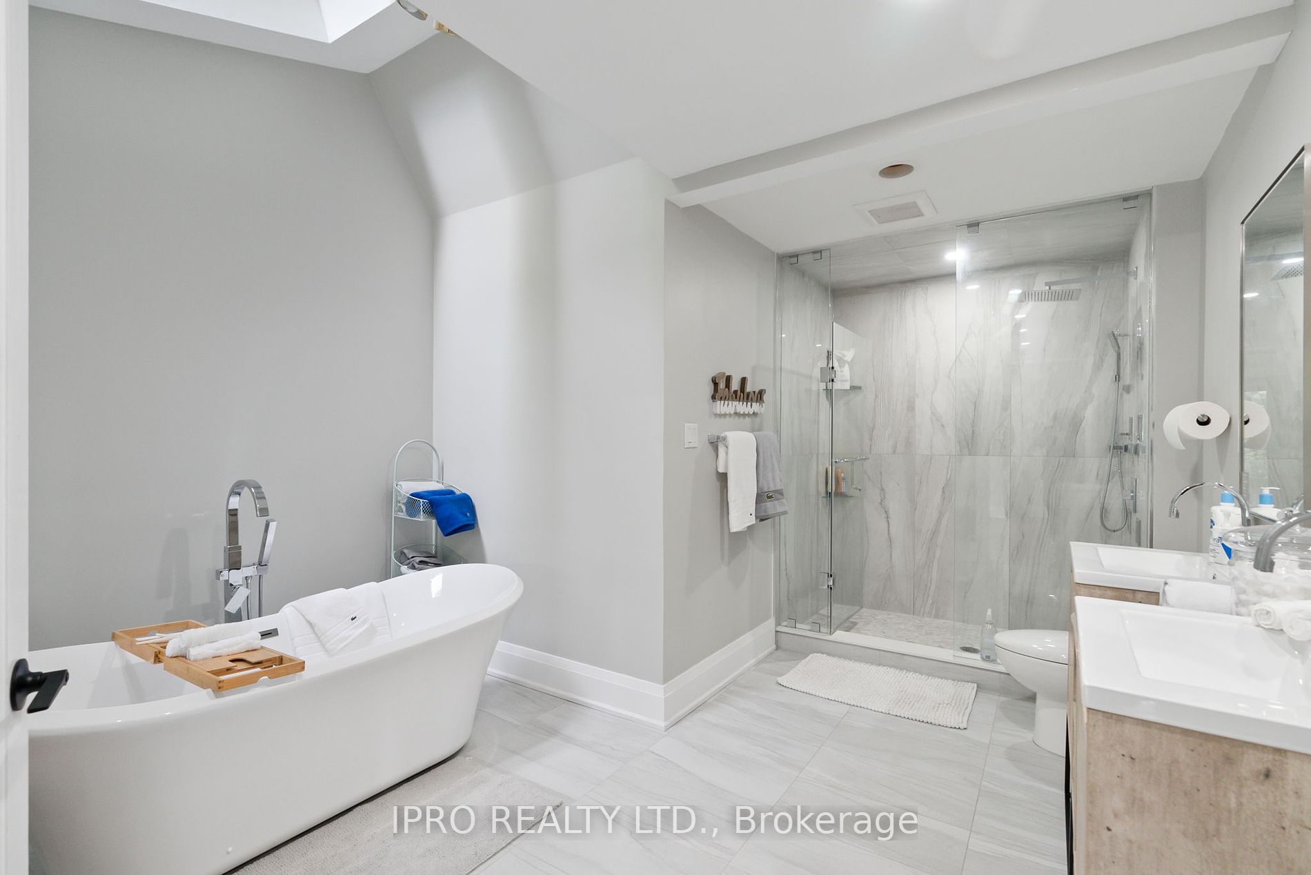 485 Maple Ave