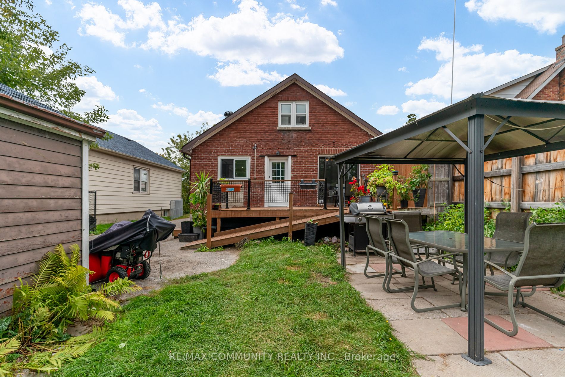 195 Park Rd S