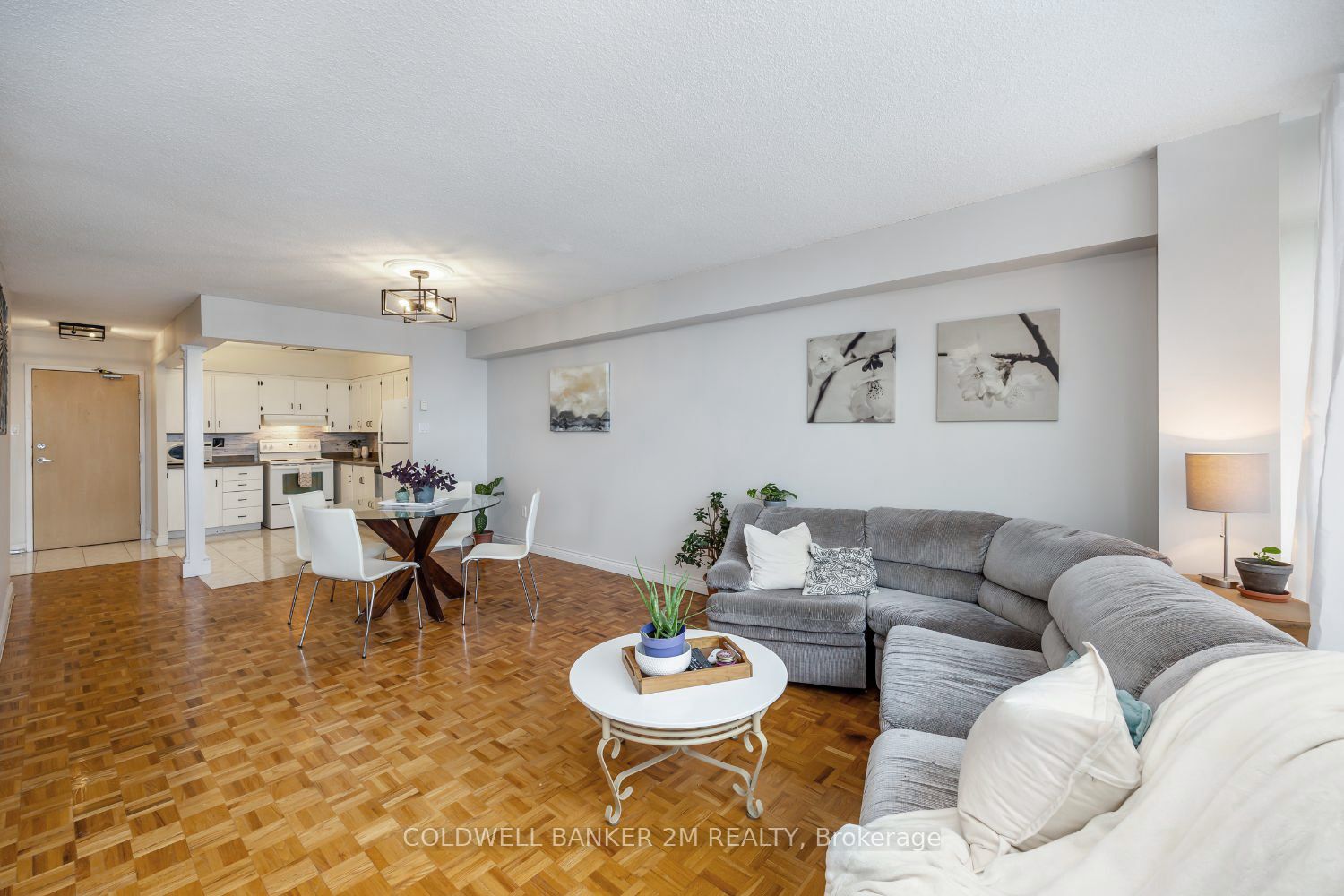 3380 Eglinton Ave E, #1806