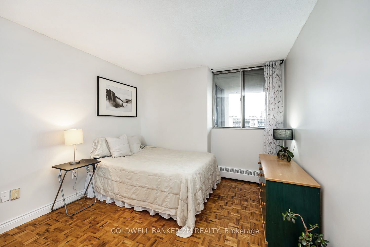 3380 Eglinton Ave E, #1806