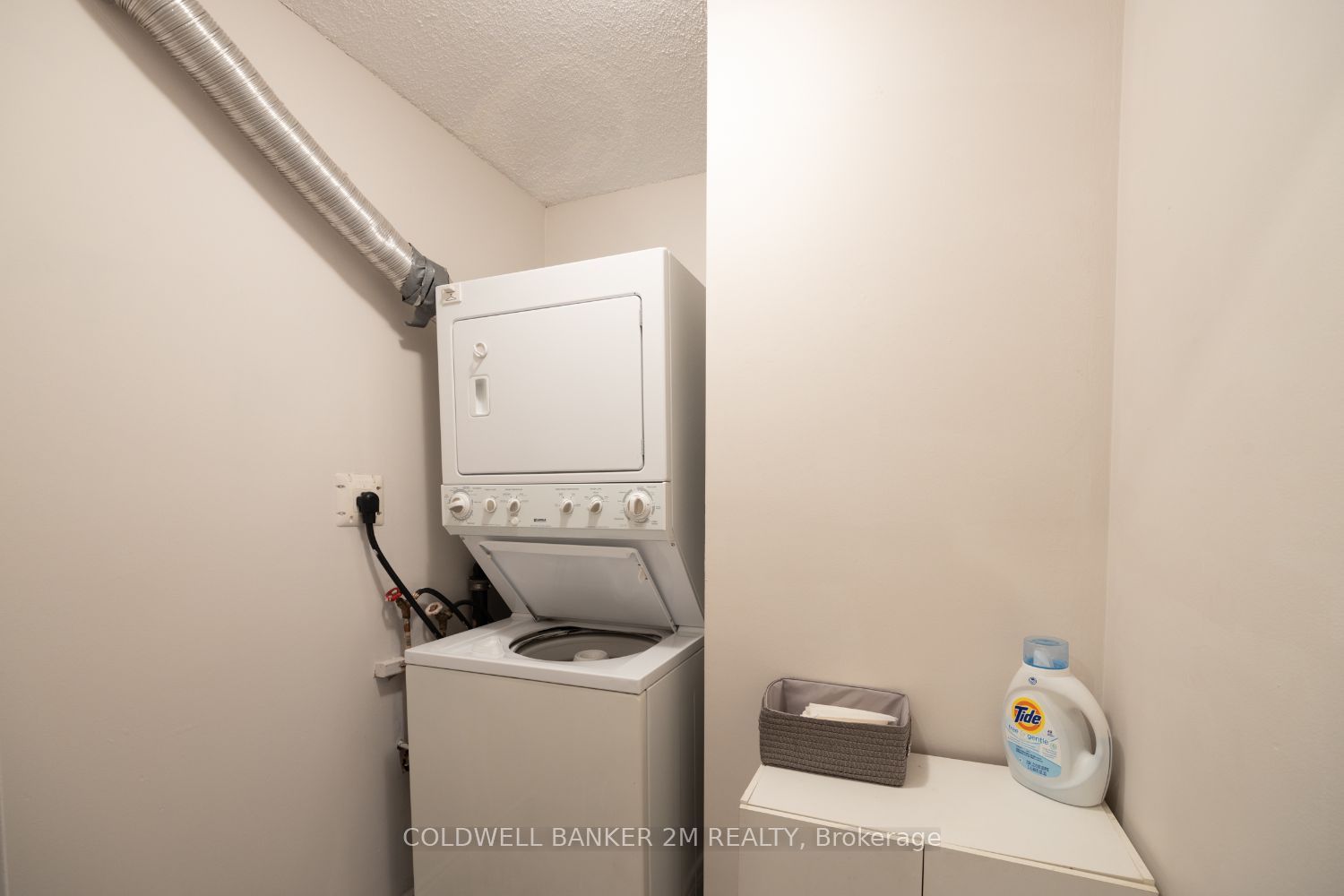 3380 Eglinton Ave E, #1806