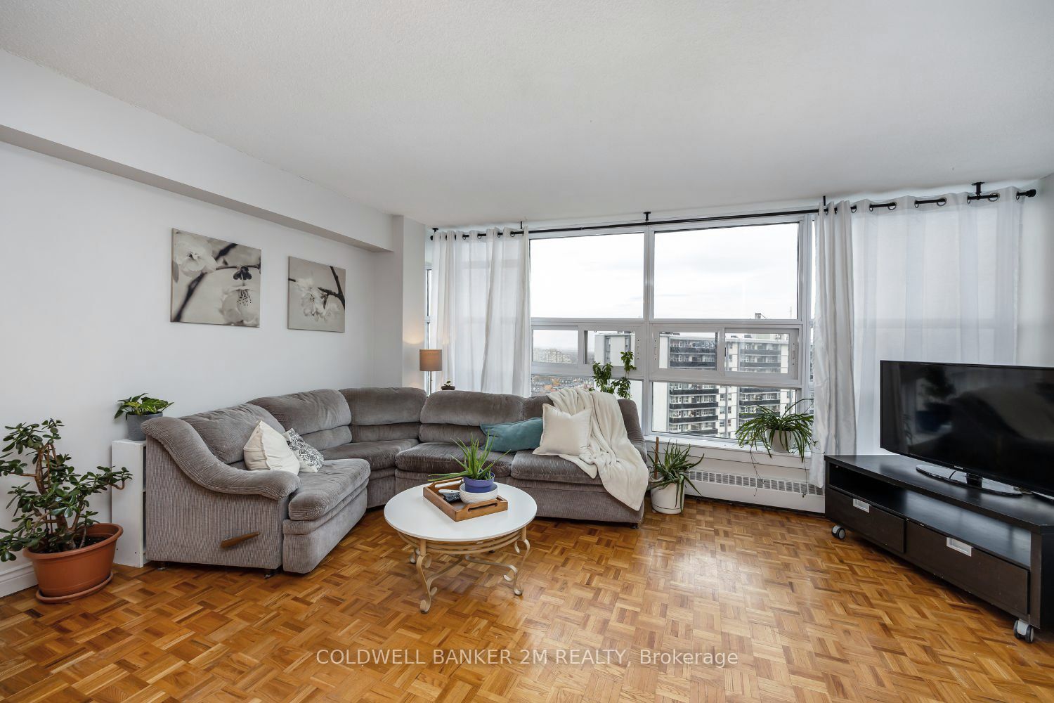 3380 Eglinton Ave E, #1806