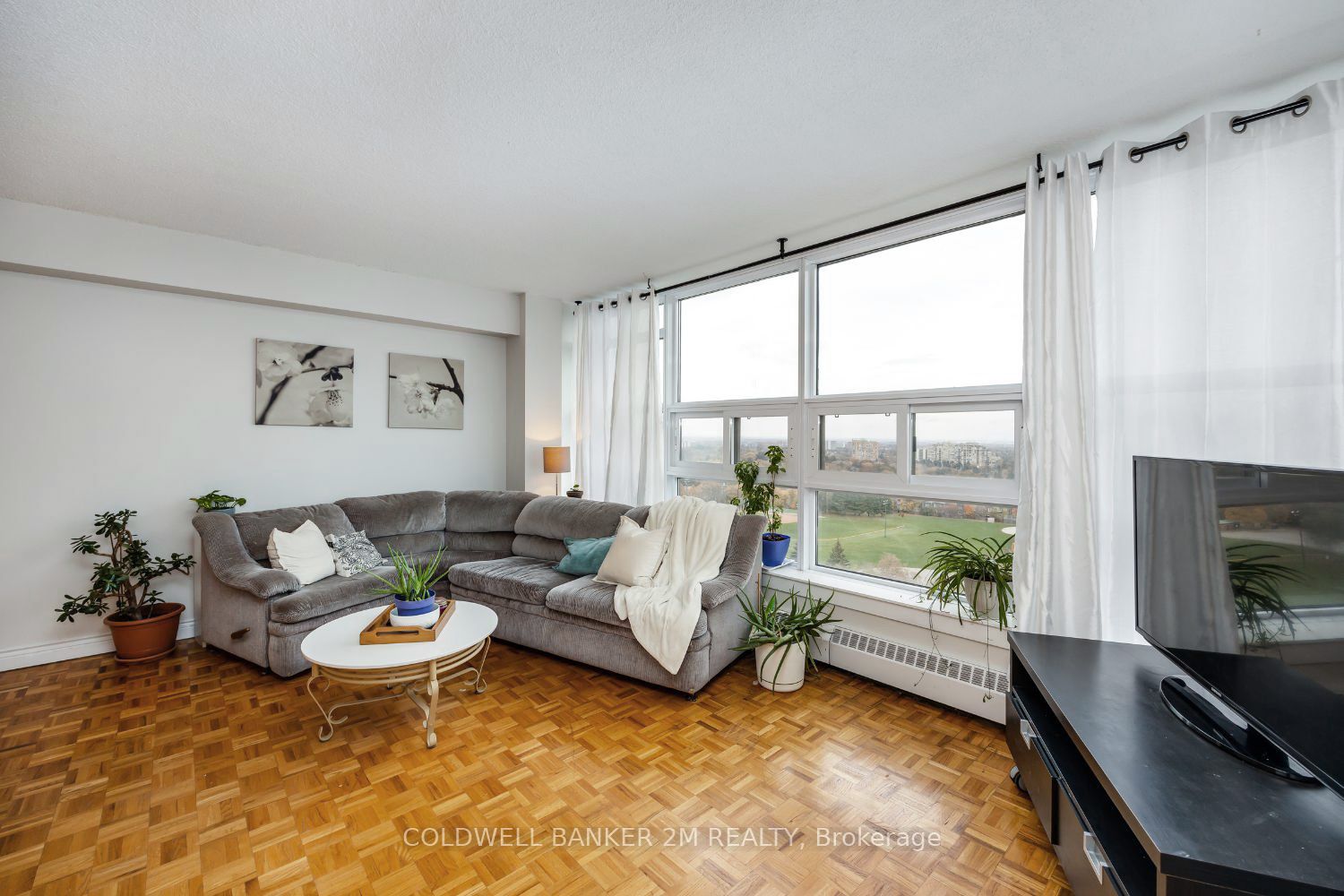 3380 Eglinton Ave E, #1806