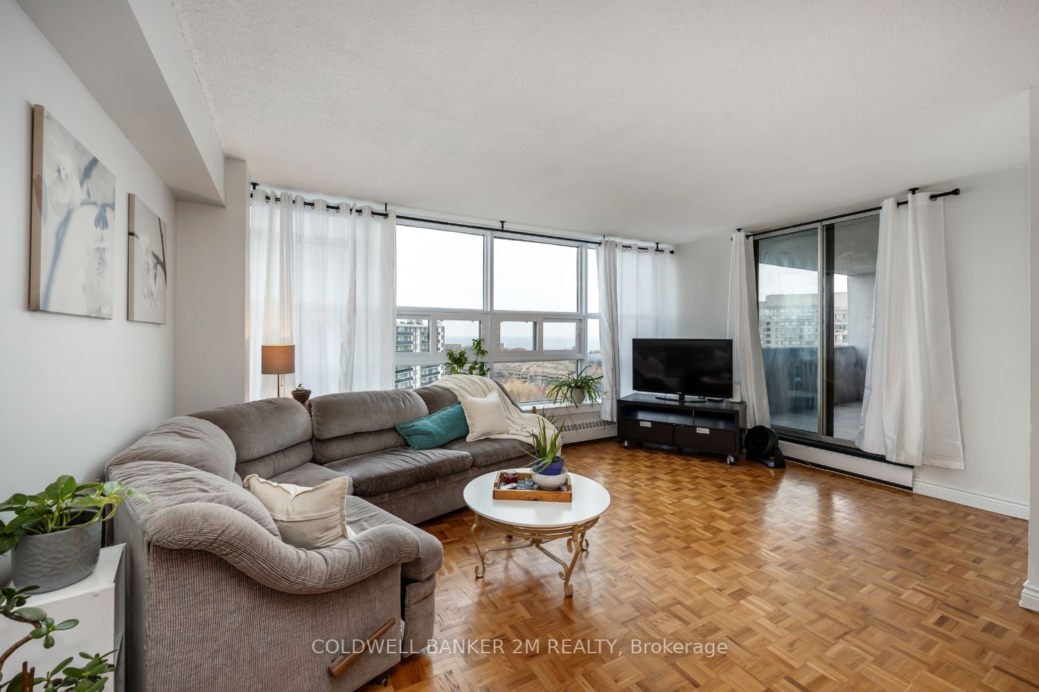 3380 Eglinton Ave E, #1806