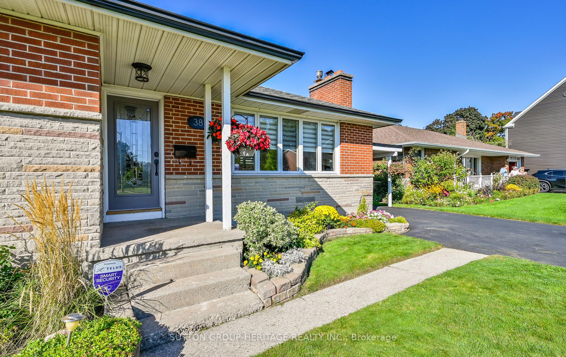38 Churchill Rd