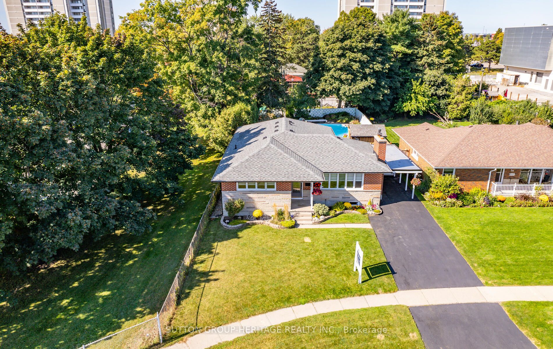 38 Churchill Rd