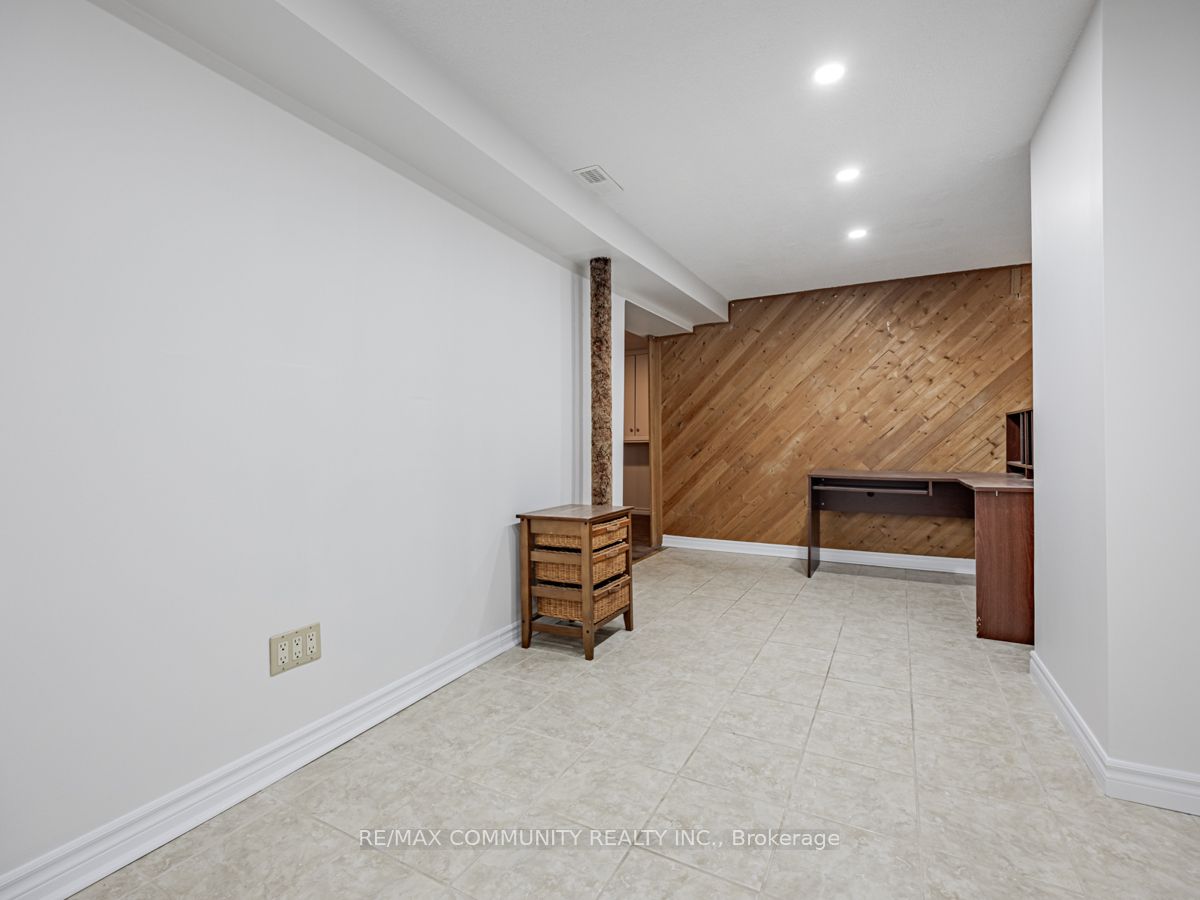 99 Radford Dr