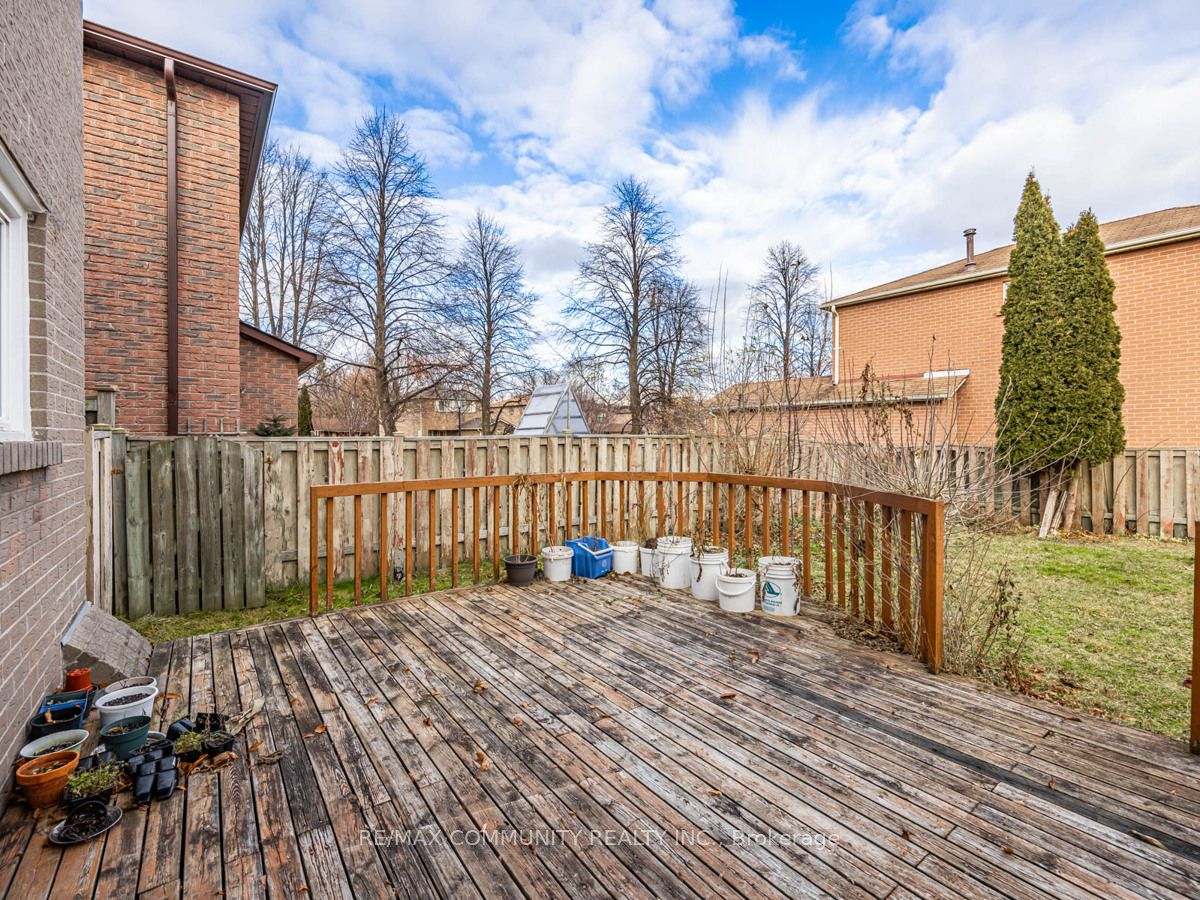 99 Radford Dr