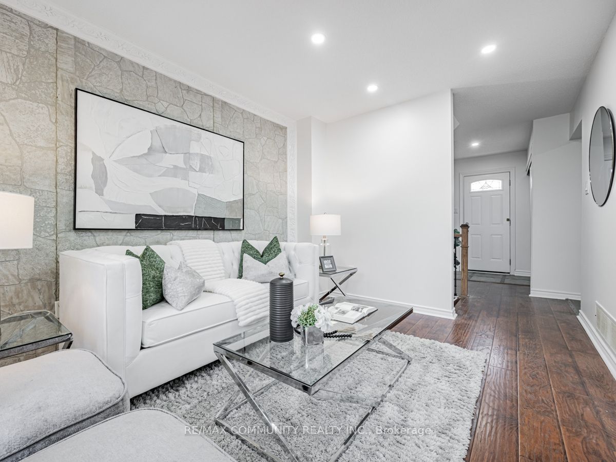 99 Radford Dr