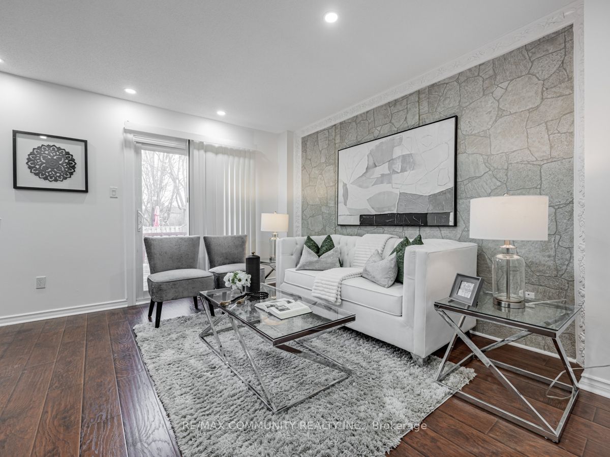 99 Radford Dr