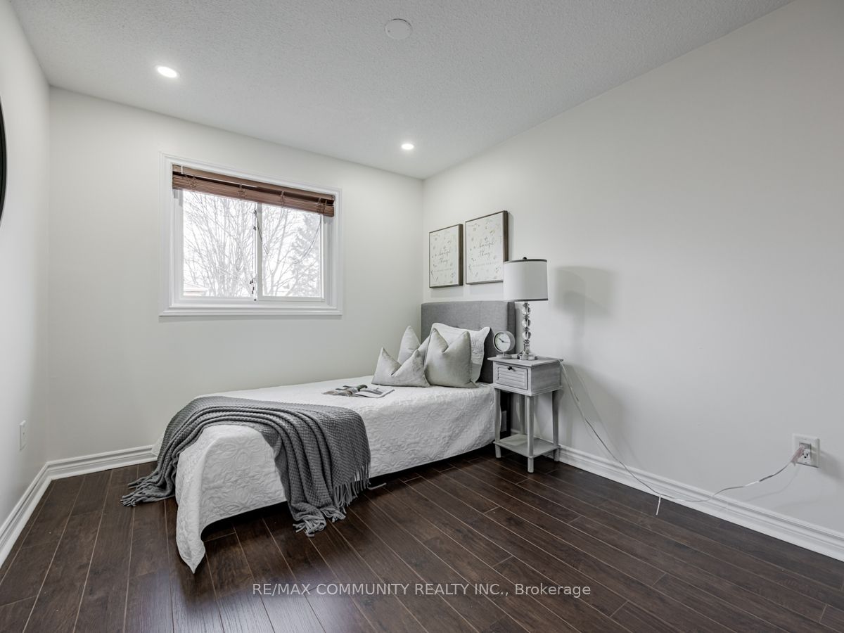 99 Radford Dr