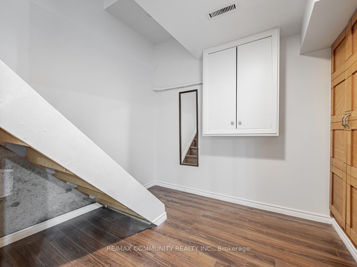 99 Radford Dr