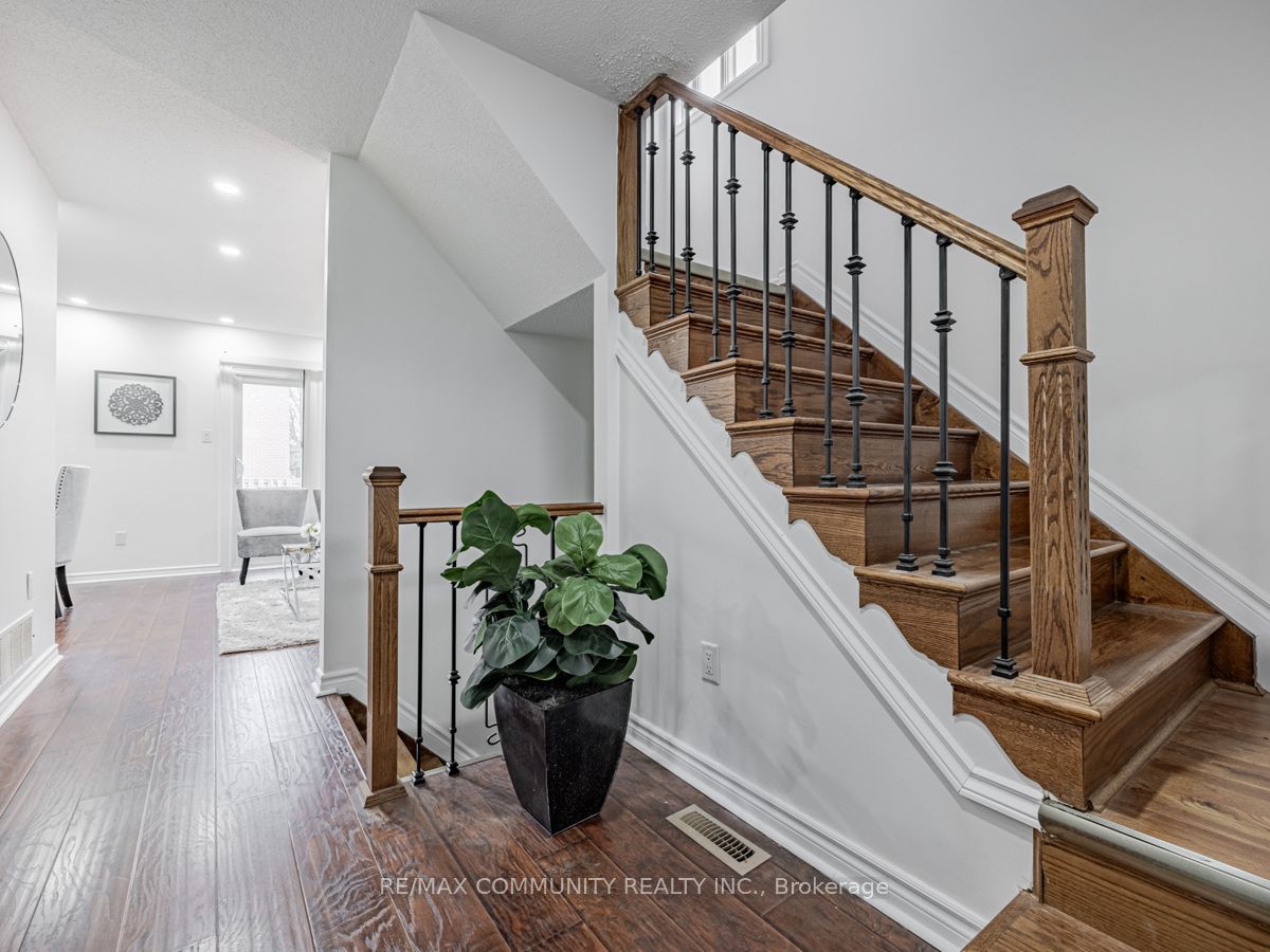 99 Radford Dr